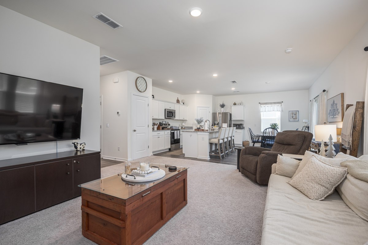 2122 Youngfellow Dr Property Photo 10
