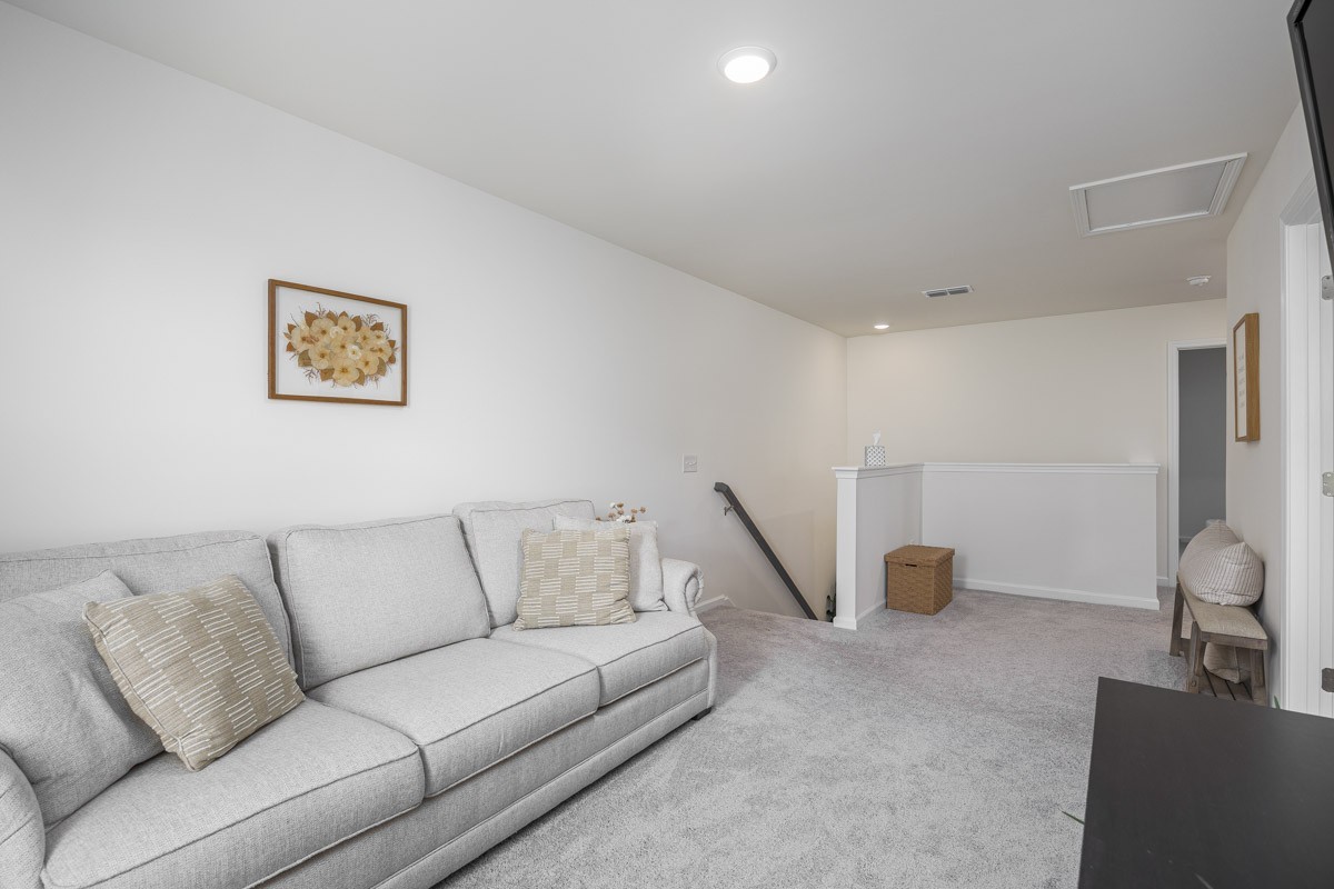2122 Youngfellow Dr Property Photo 14