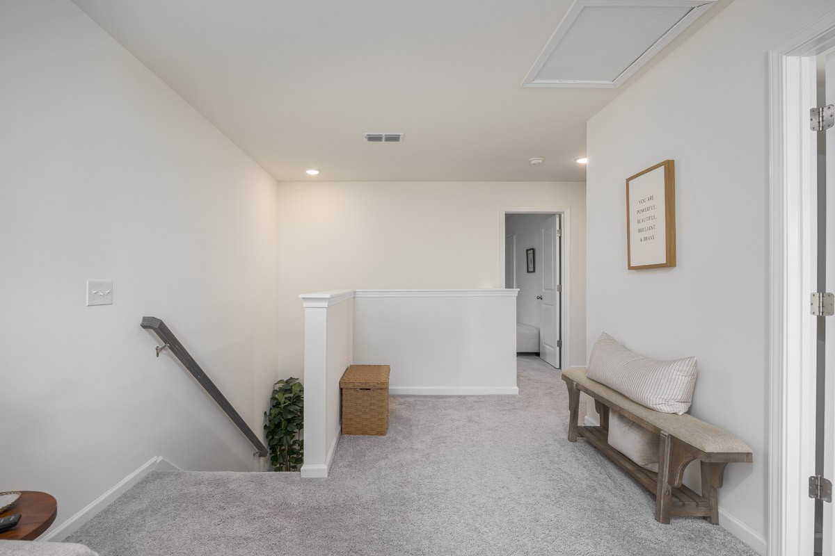 2122 Youngfellow Dr Property Photo 15