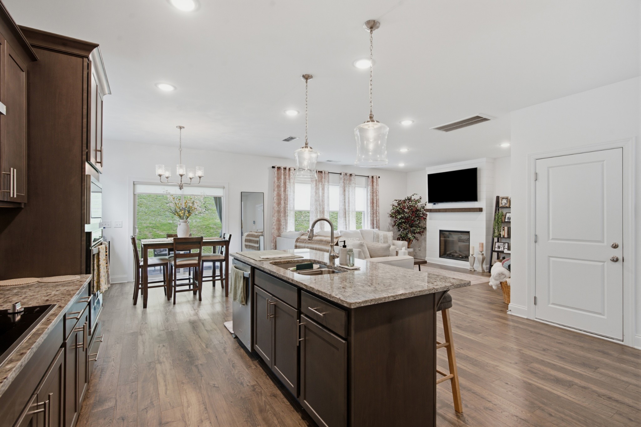 2320 Aniston Ct