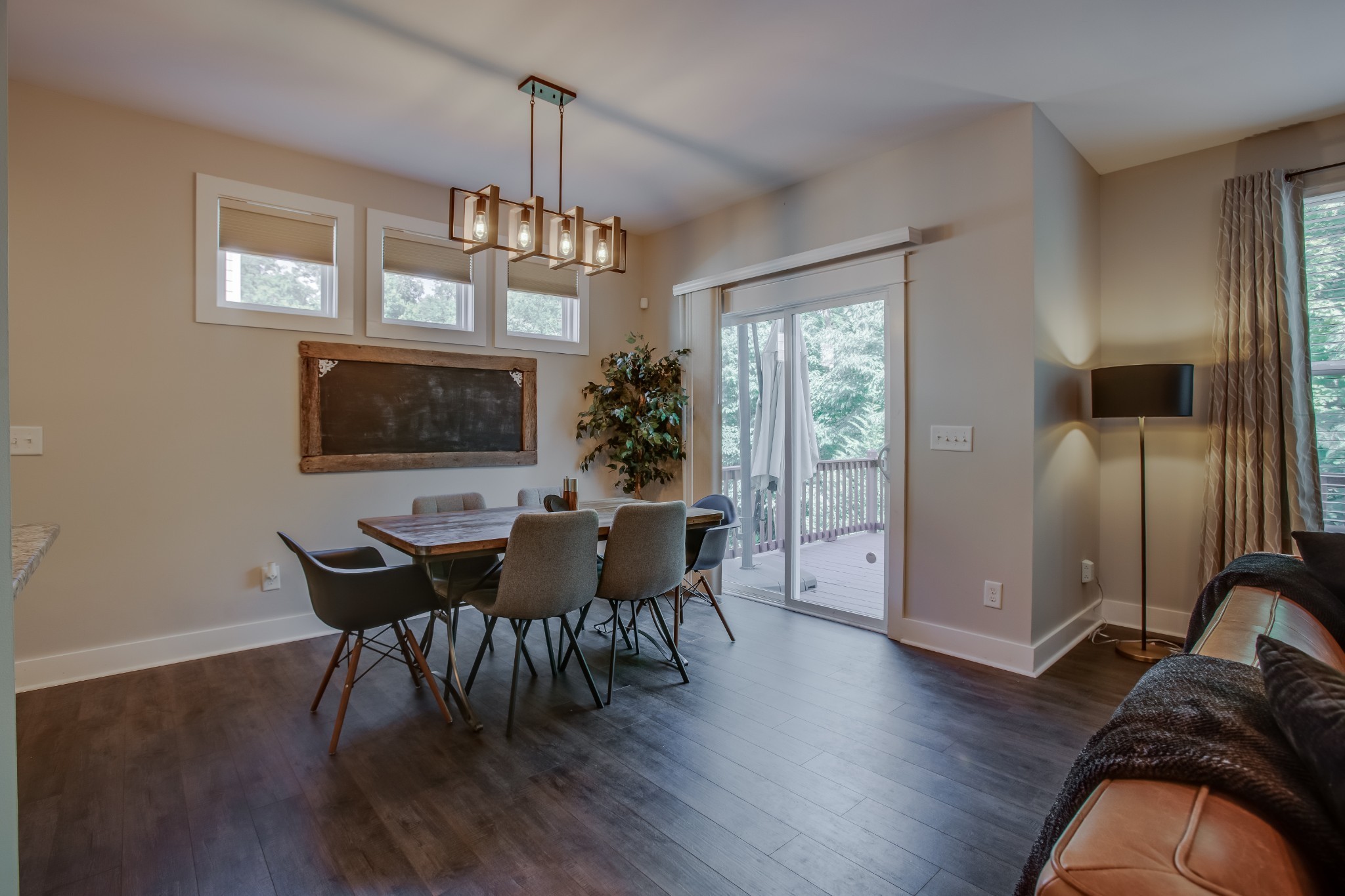 2128 Ravenscourt Dr Property Photo 10