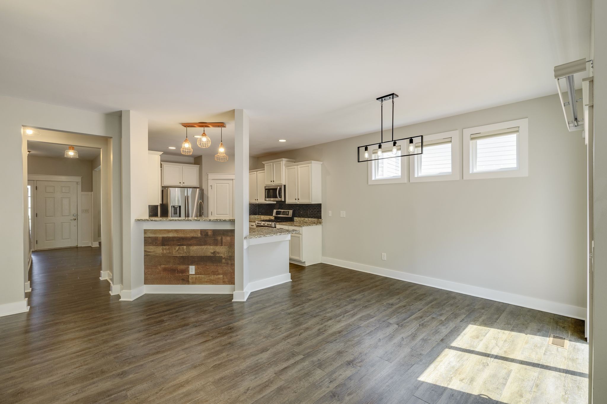 2128 Ravenscourt Dr Property Photo 13