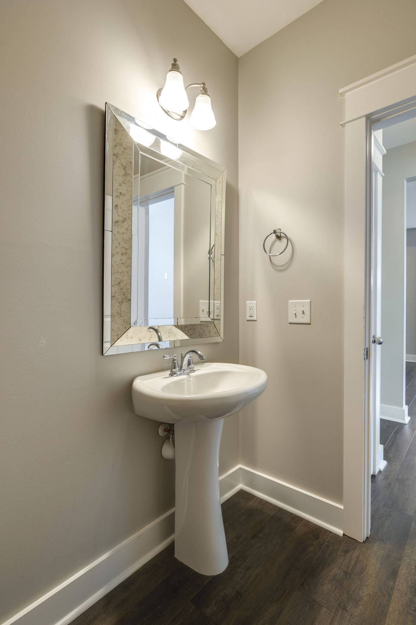 2128 Ravenscourt Dr Property Photo 20