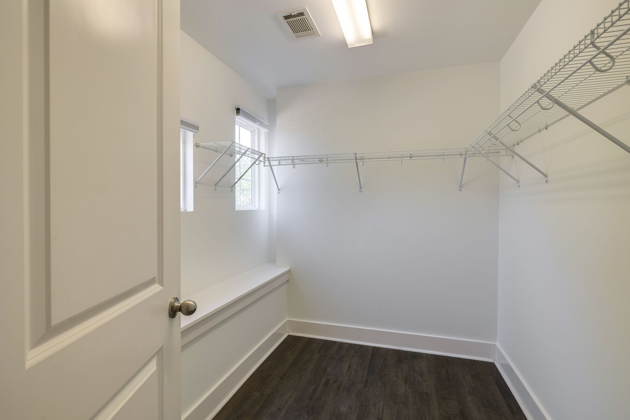 2128 Ravenscourt Dr Property Photo 27