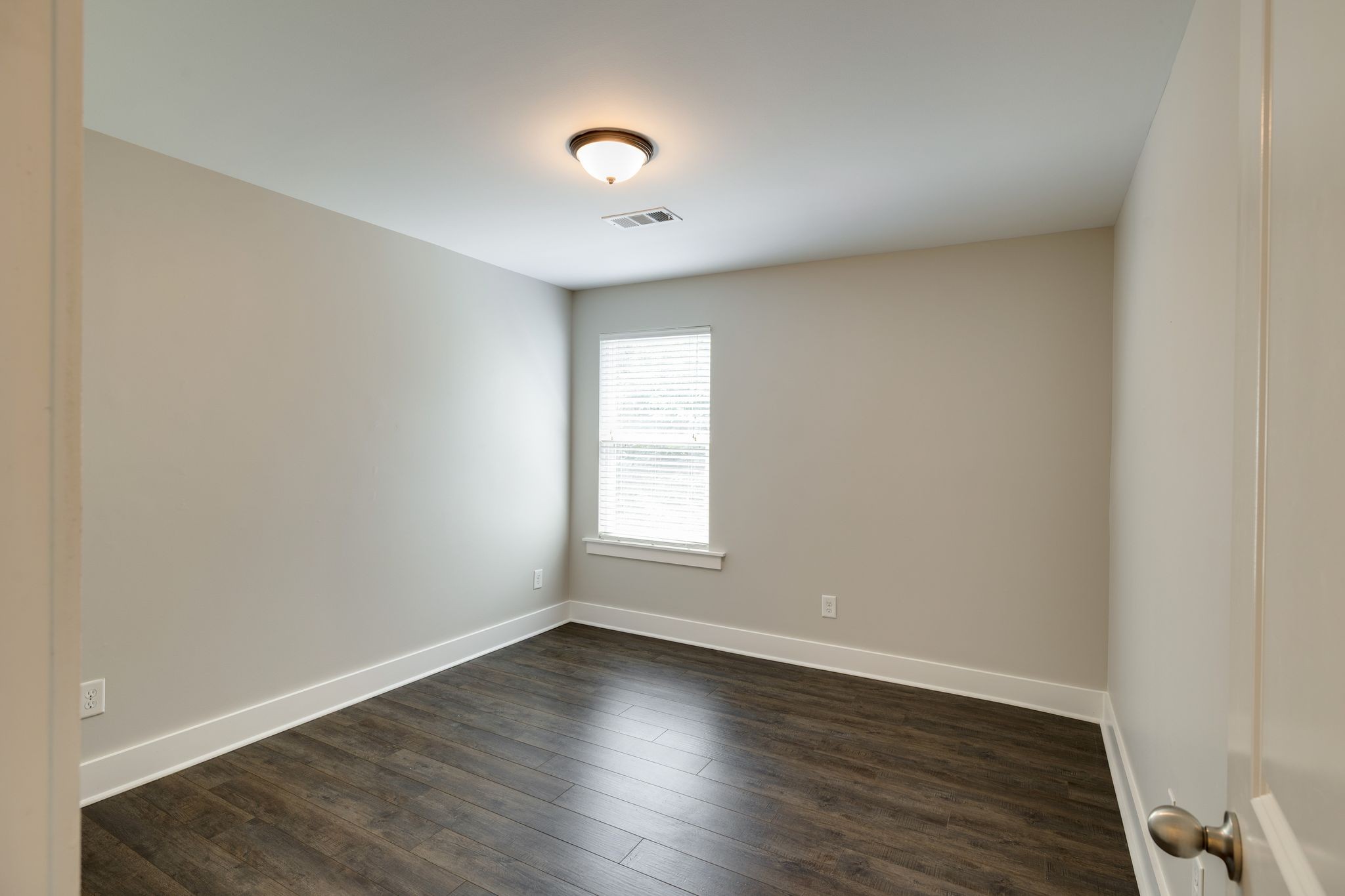 2128 Ravenscourt Dr Property Photo 30