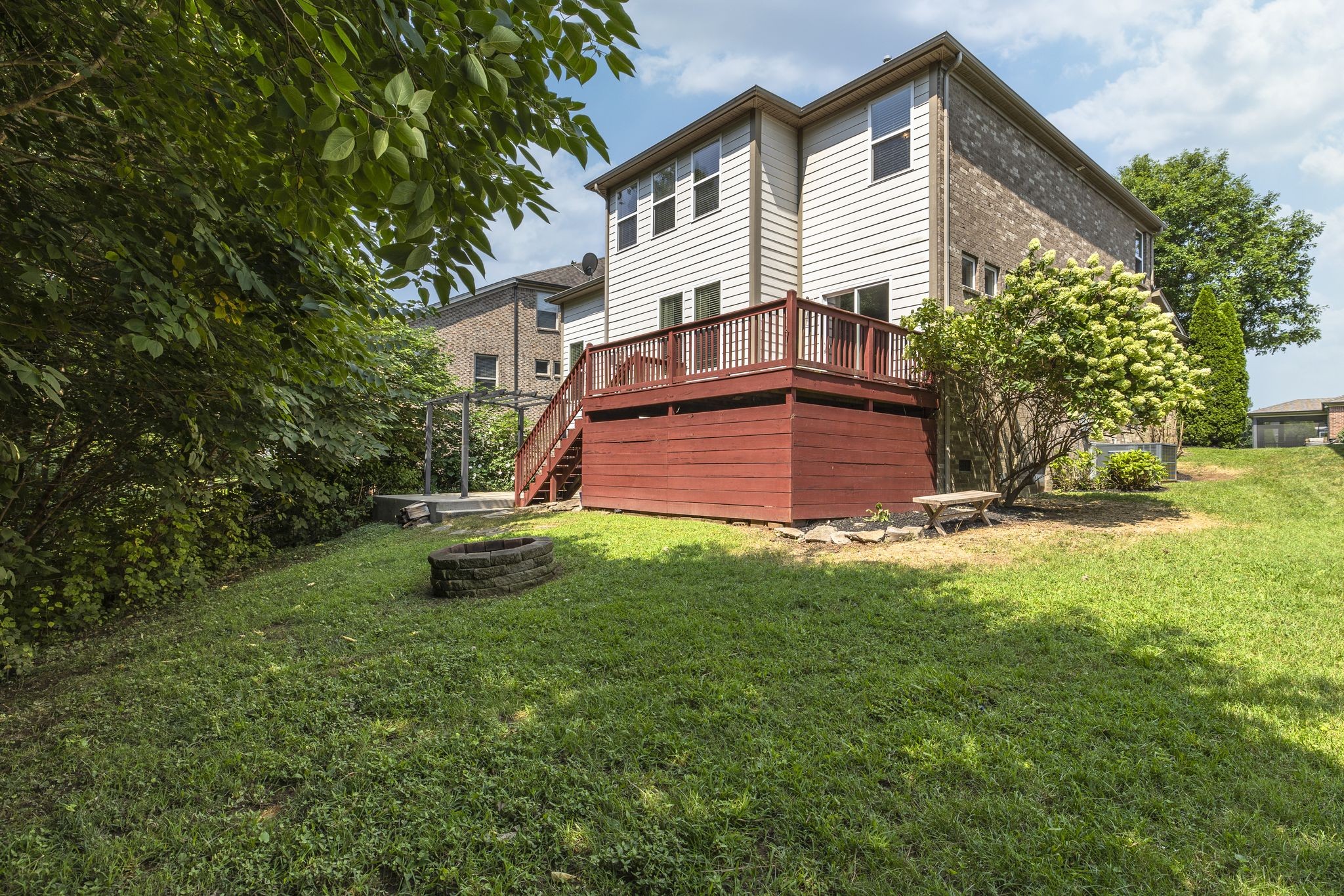 2128 Ravenscourt Dr Property Photo 40