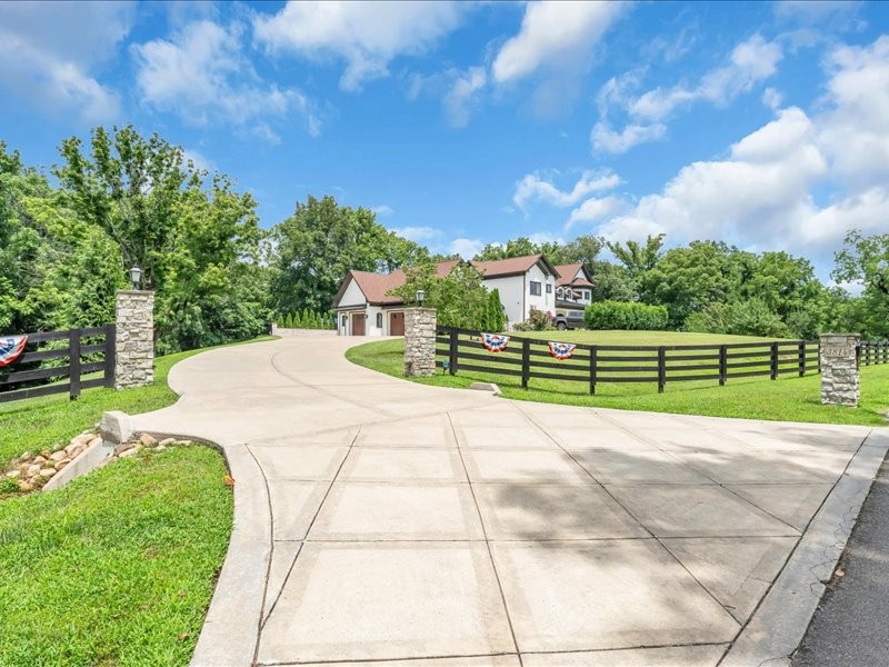 3814 Mistico Lane Property Photo 4