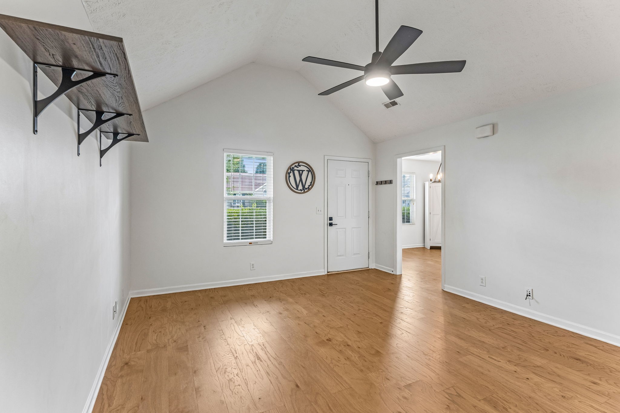 5056 Tabitha St Property Photo 5