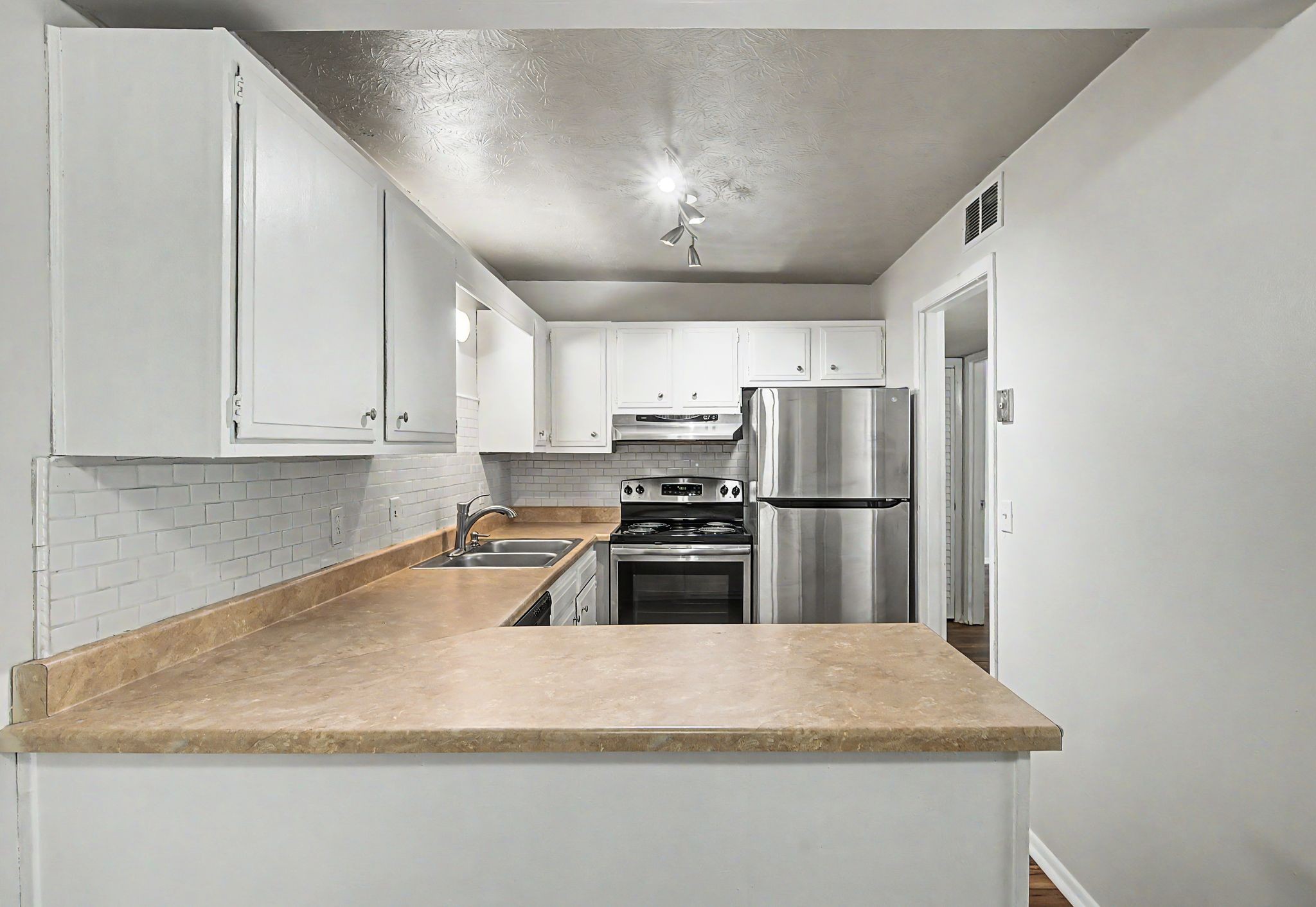 709 Ashlawn Pl Property Photo 20