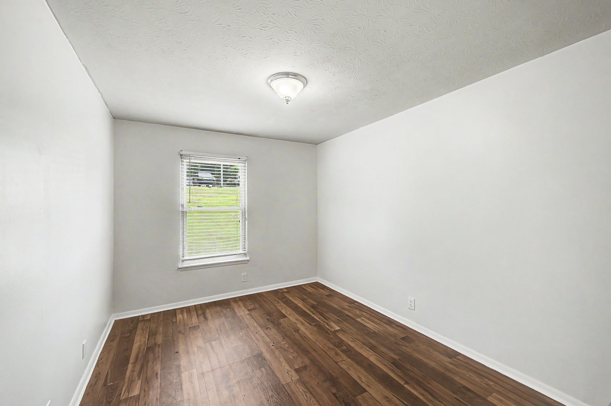 709 Ashlawn Pl Property Photo 25