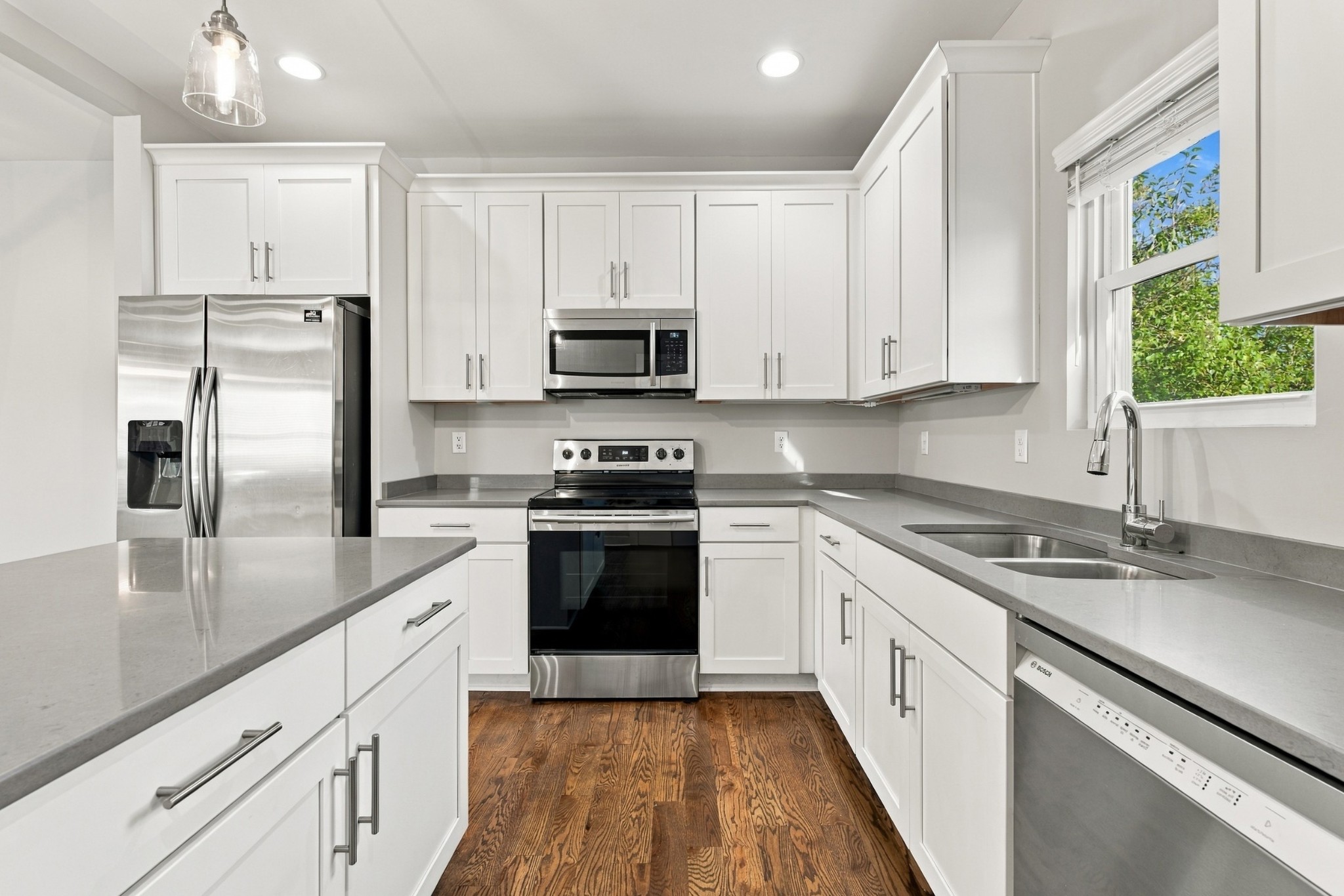 1209 Walsh St Property Photo 1