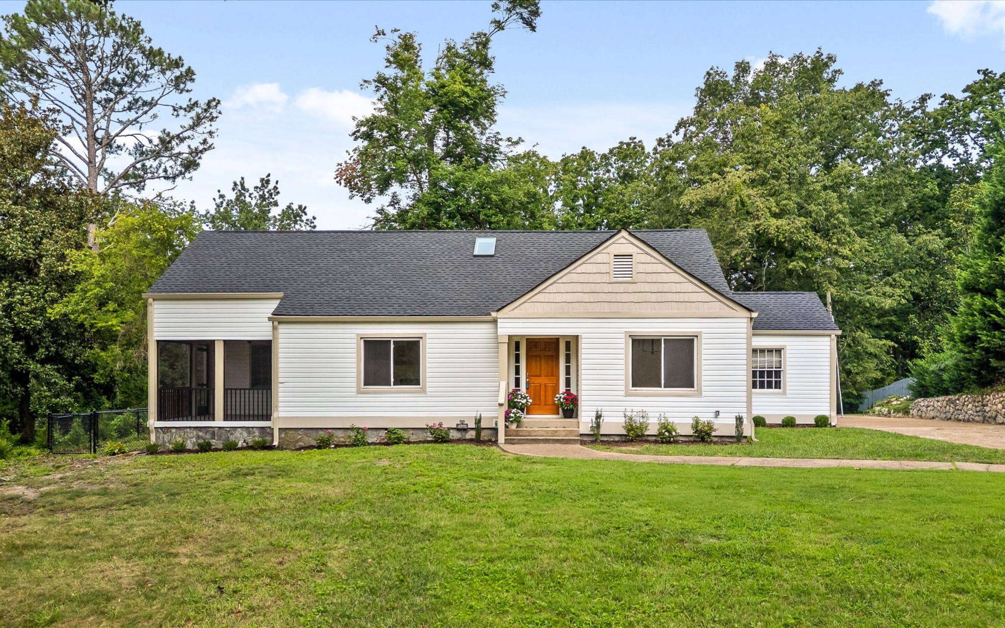 2821 Ozark Road Property Photo 2