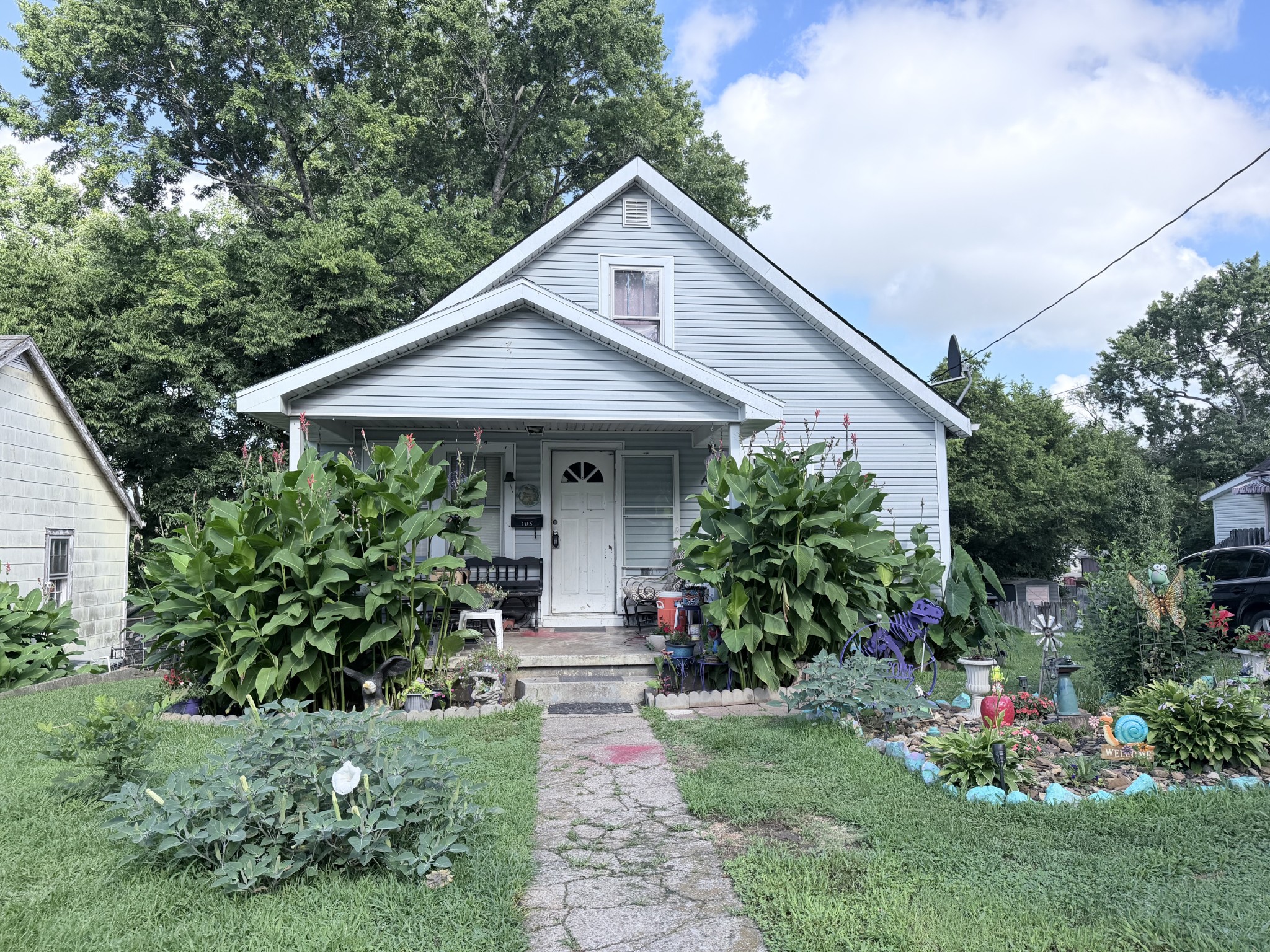 105 N Fowler Ave