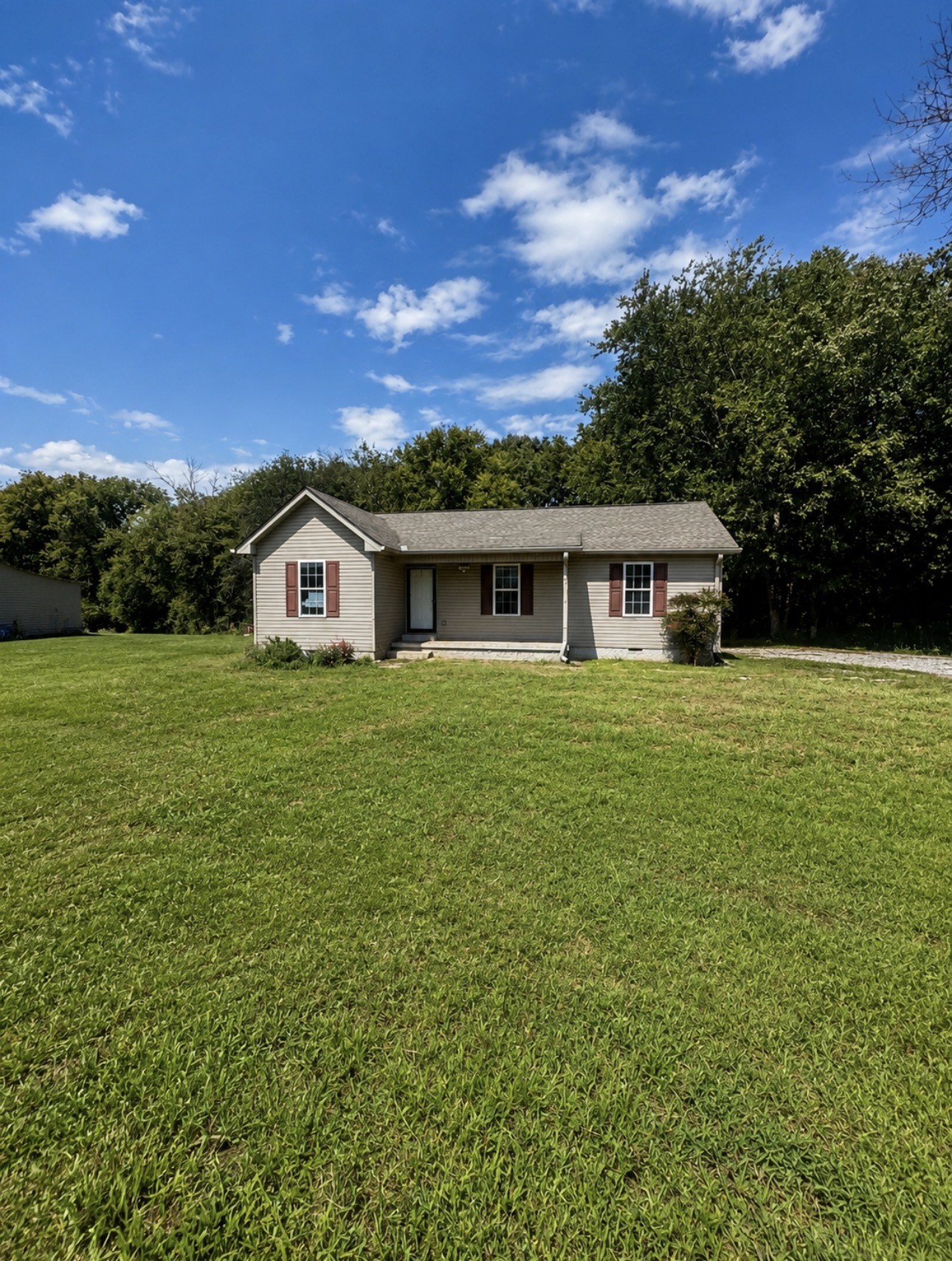 27 Winding Hills Ln Property Photo 1