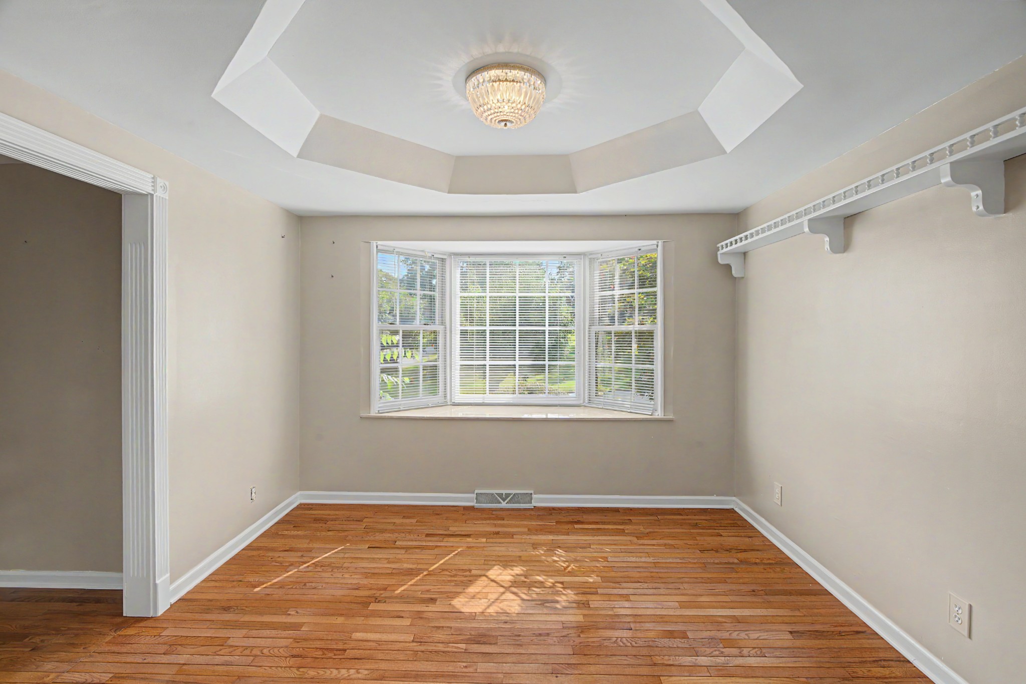 530 S Main St Property Photo 6