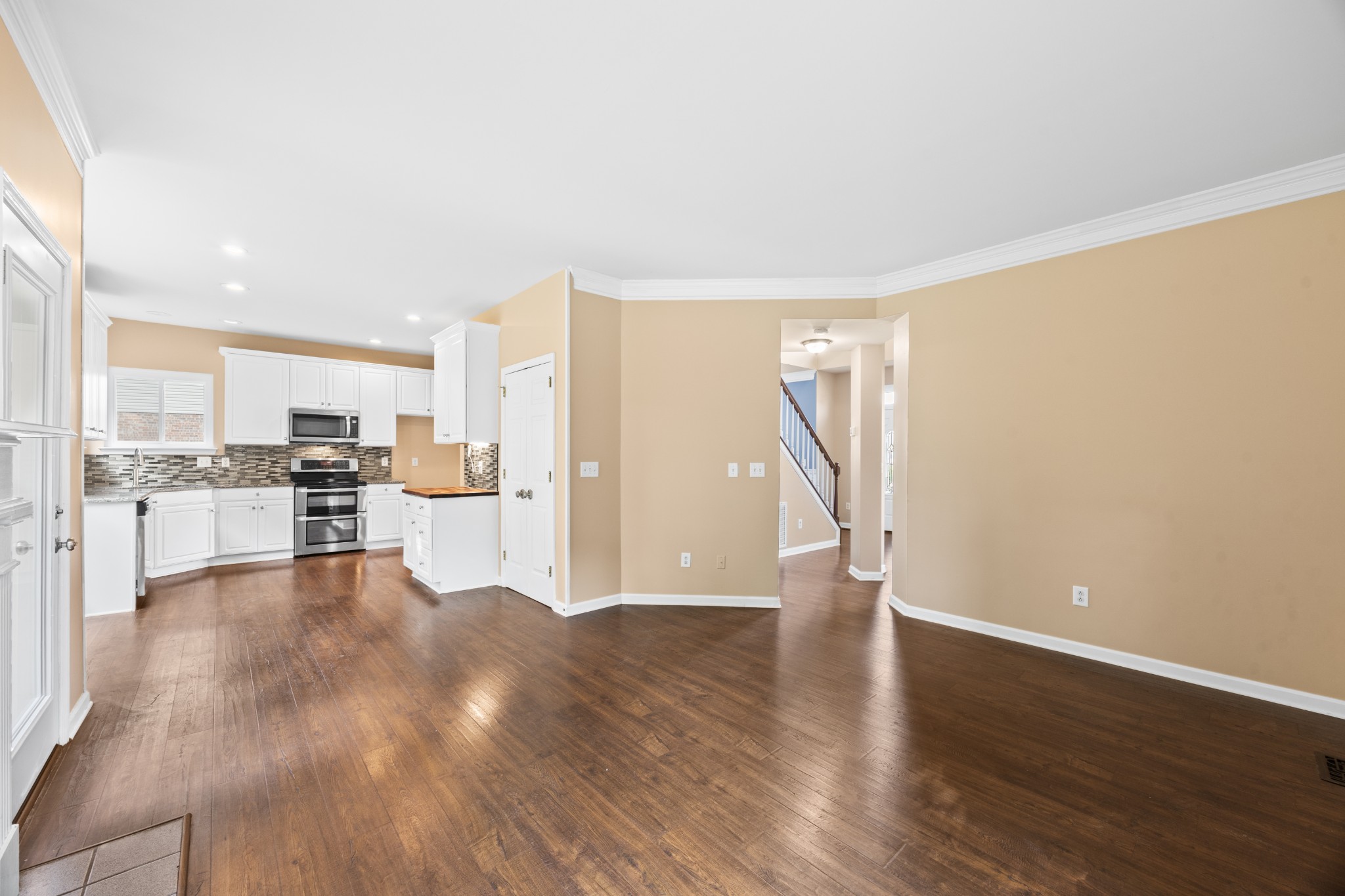 304 Devonshire Dr Property Photo 15