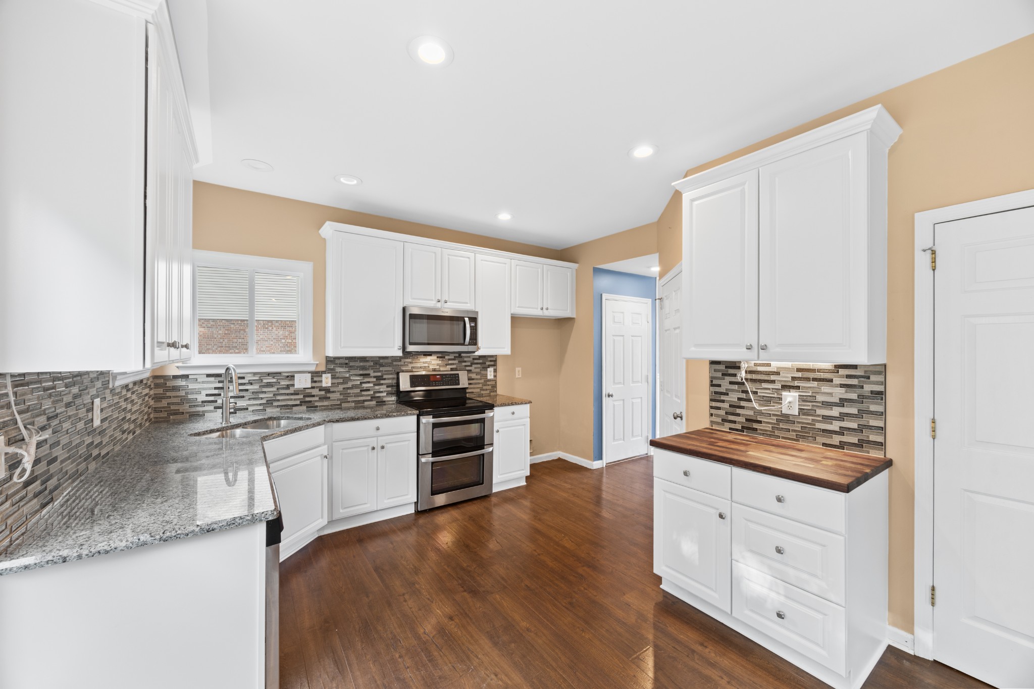 304 Devonshire Dr Property Photo 18
