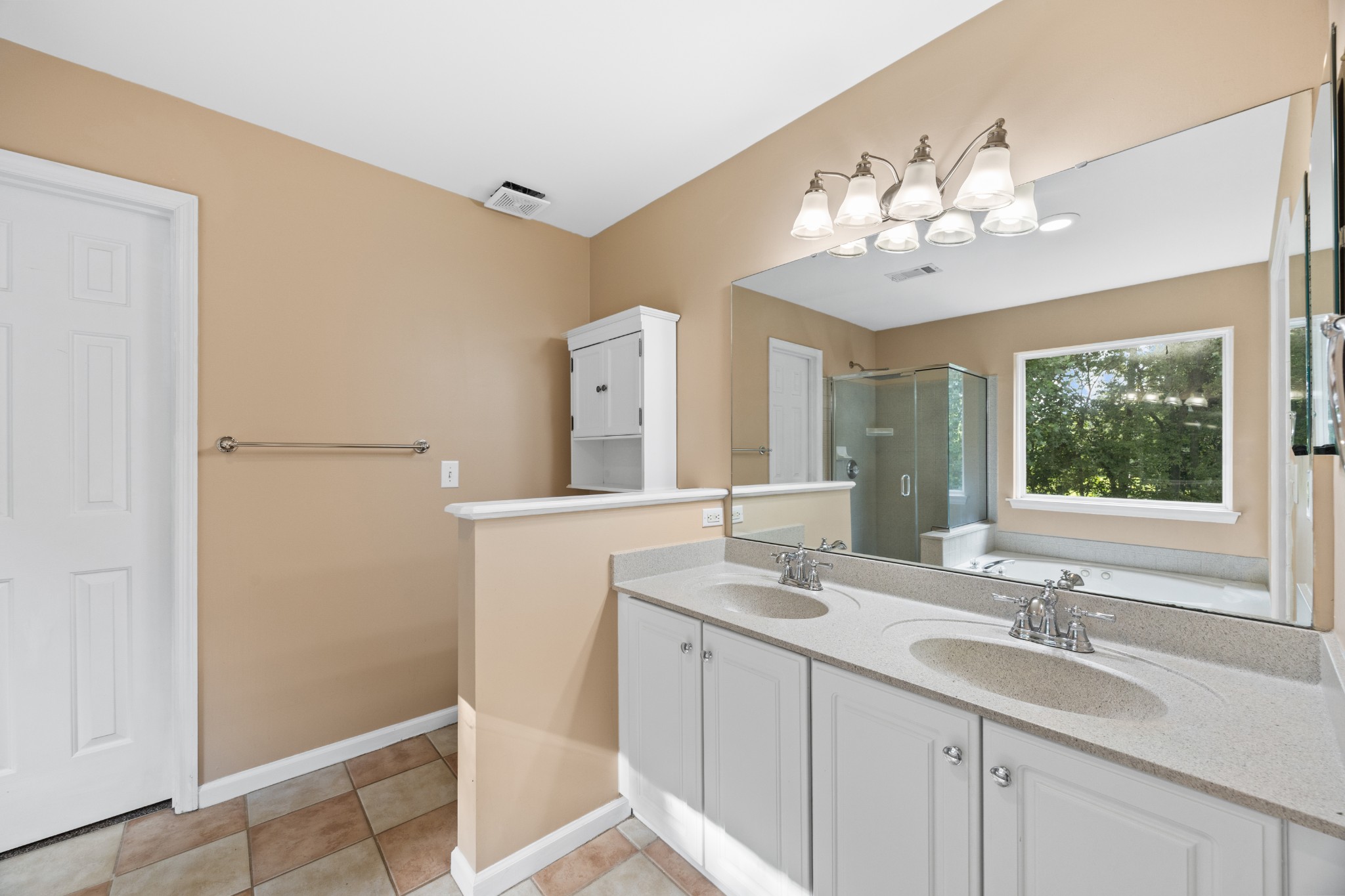 304 Devonshire Dr Property Photo 32