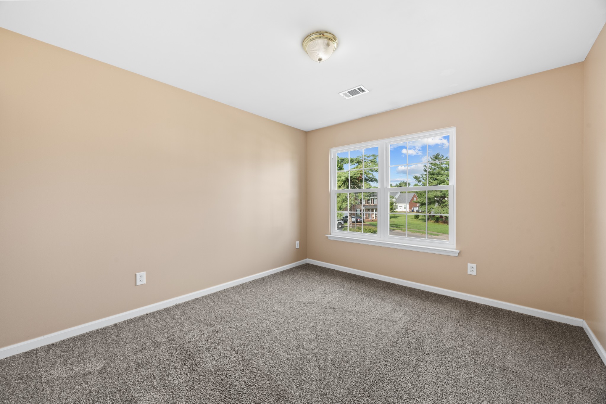 304 Devonshire Dr Property Photo 34