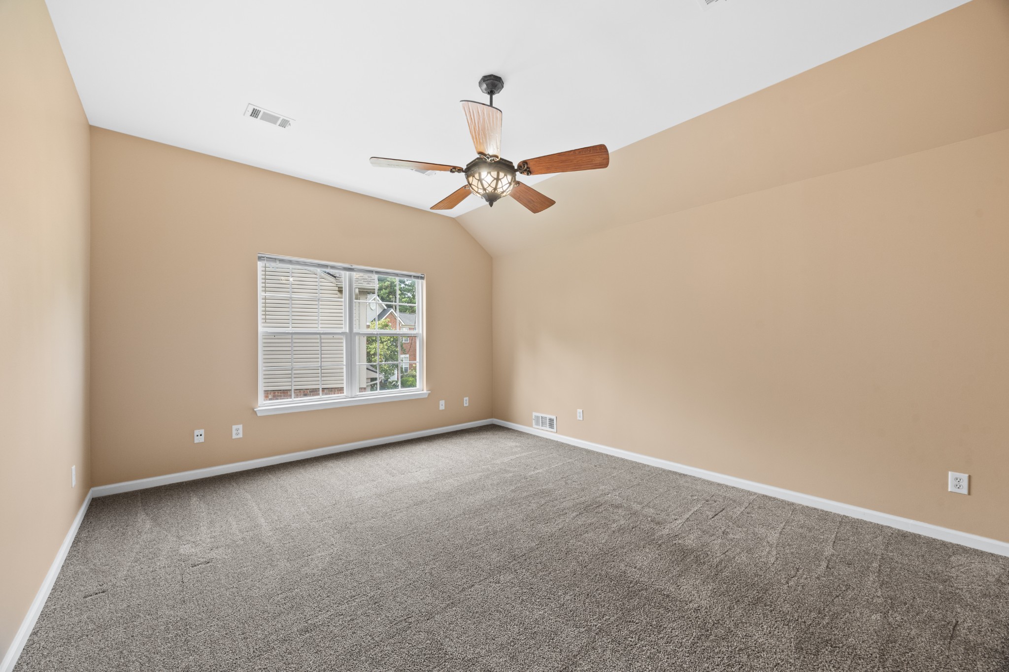 304 Devonshire Dr Property Photo 36