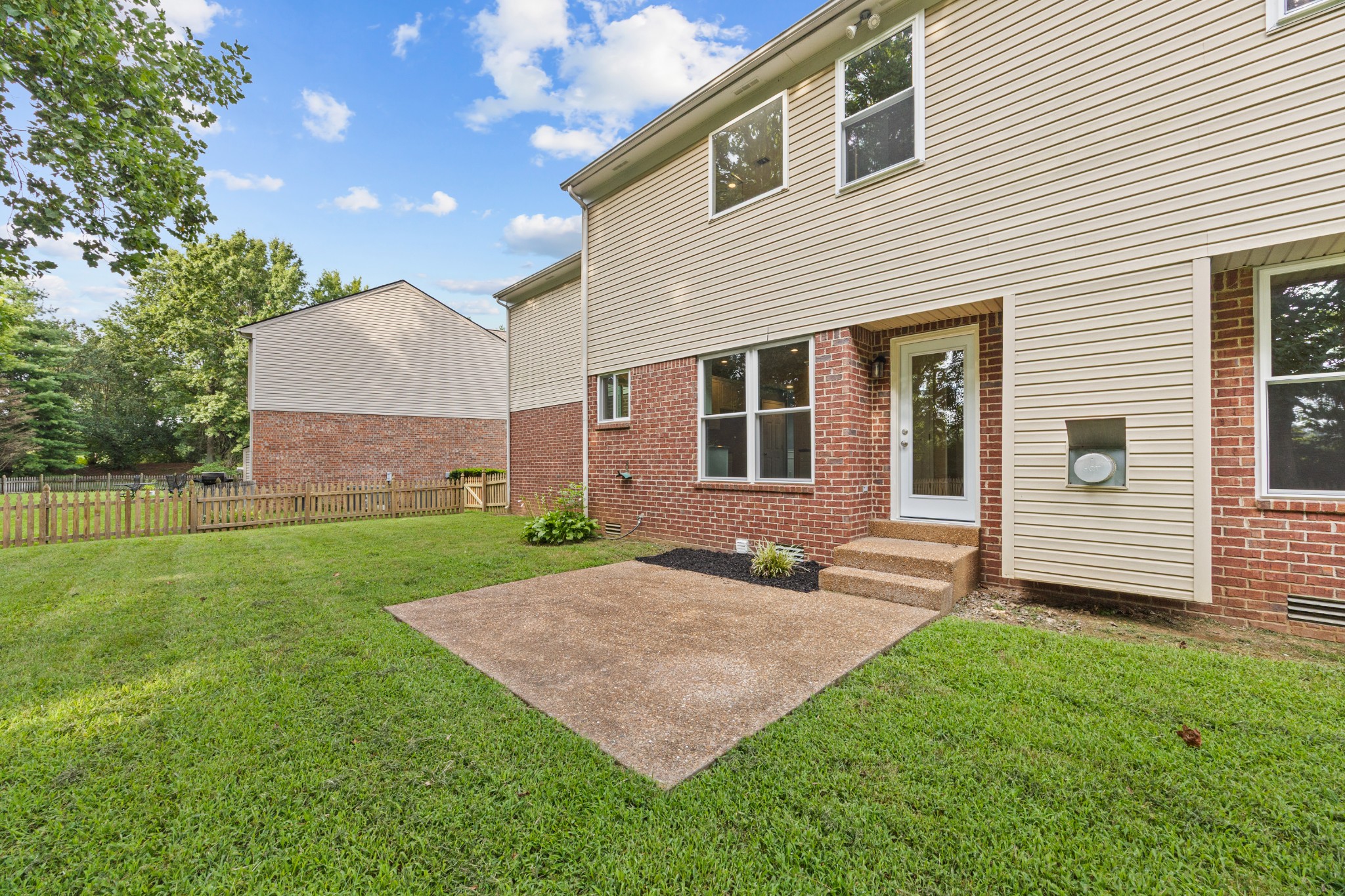 304 Devonshire Dr Property Photo 39