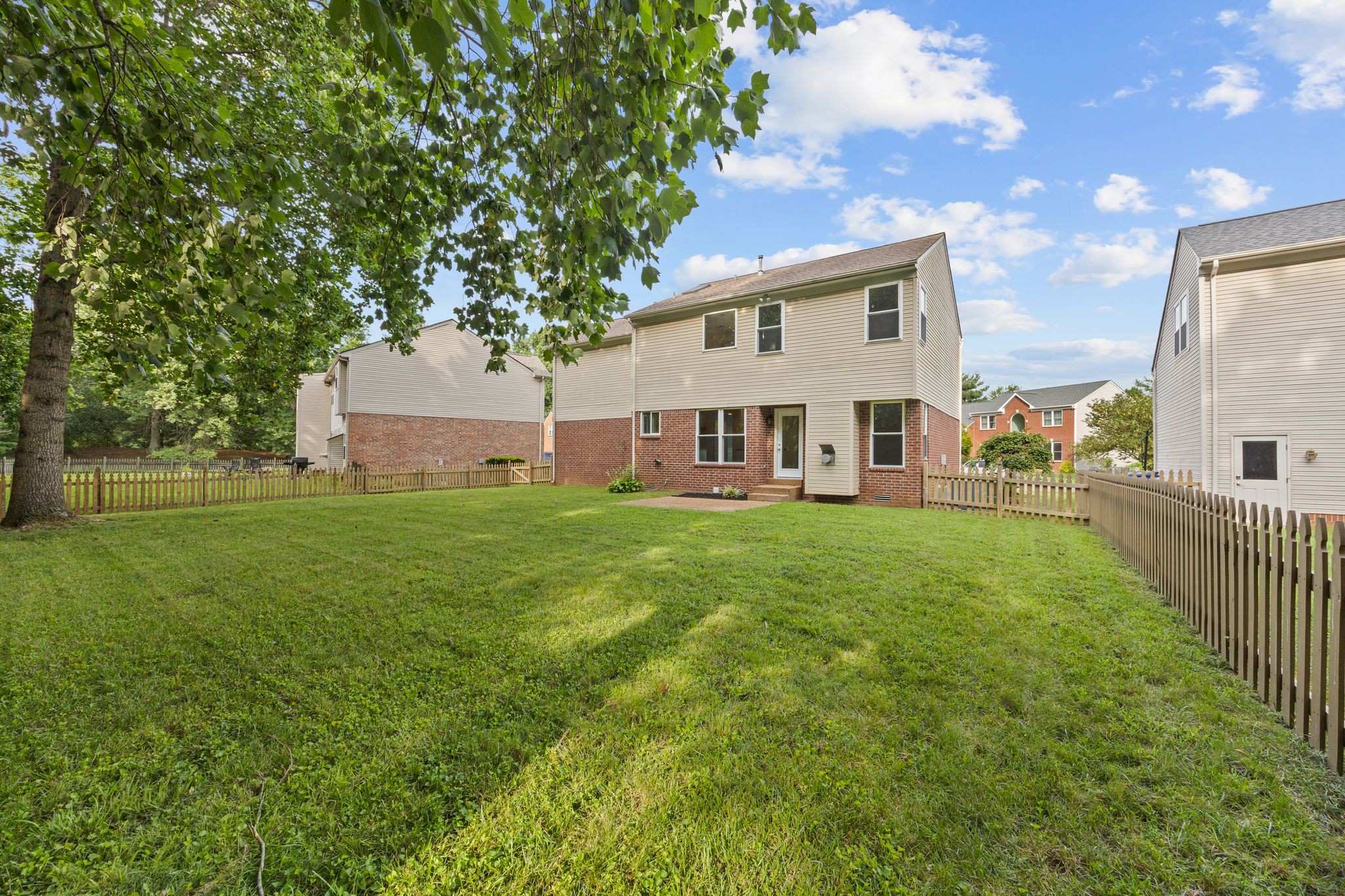 304 Devonshire Dr Property Photo 40