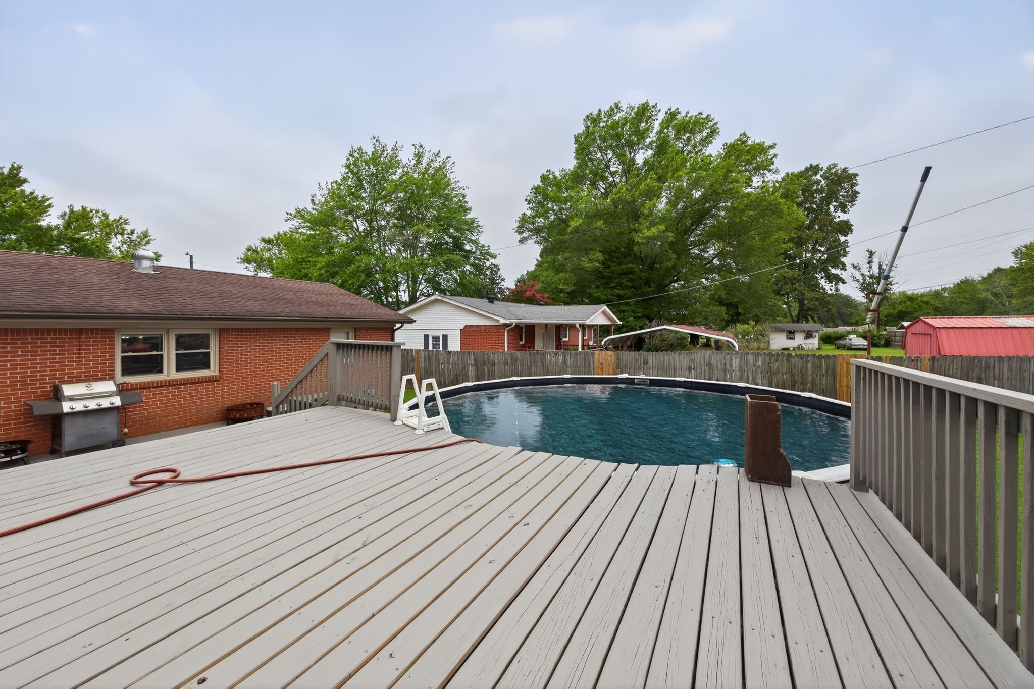 521 Thomas Ave Property Photo 5