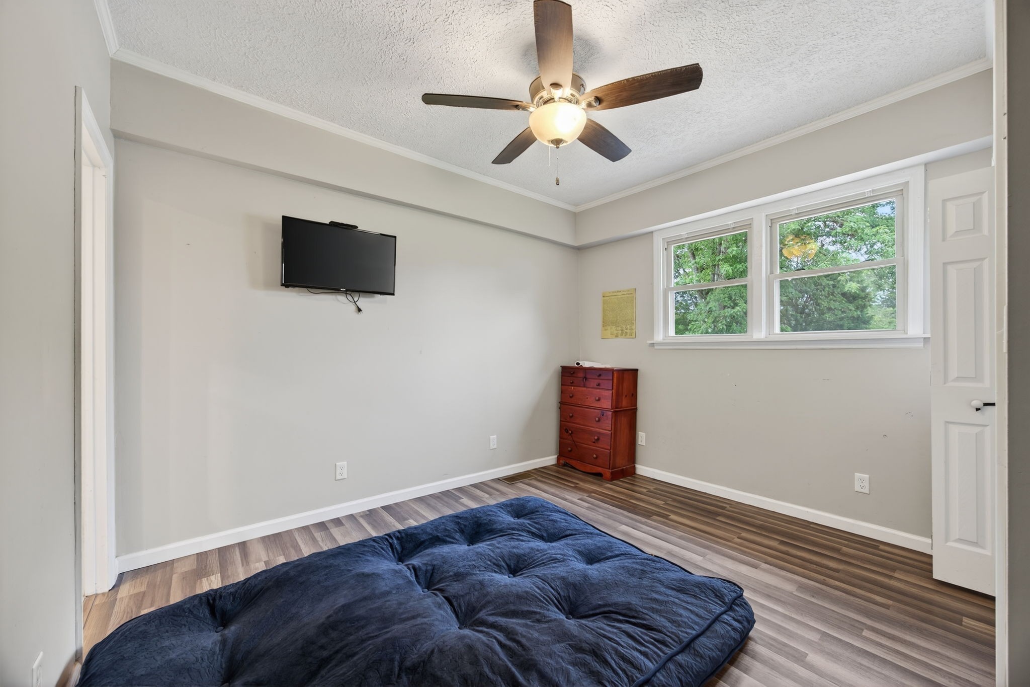 521 Thomas Ave Property Photo 18