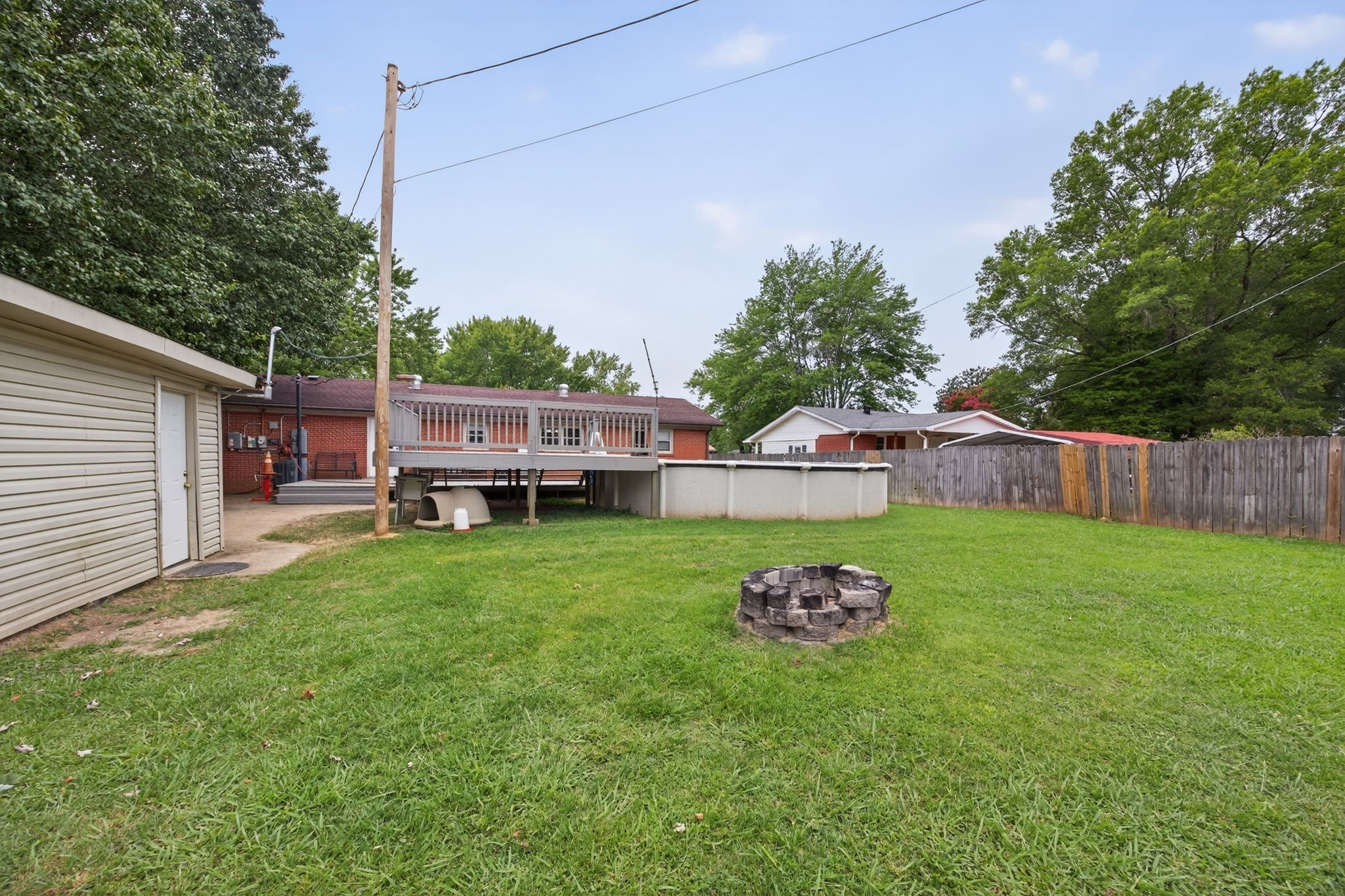 521 Thomas Ave Property Photo 22