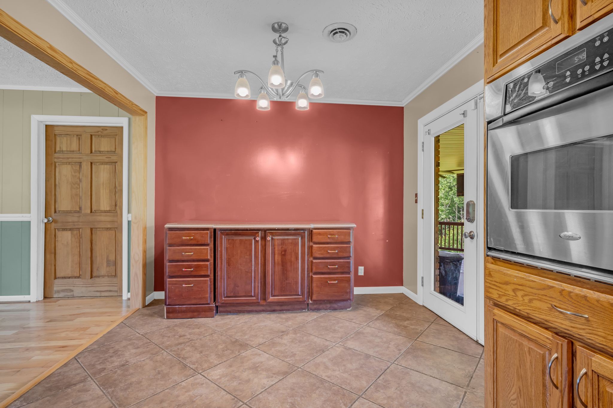 298 Langford Rd Property Photo 14