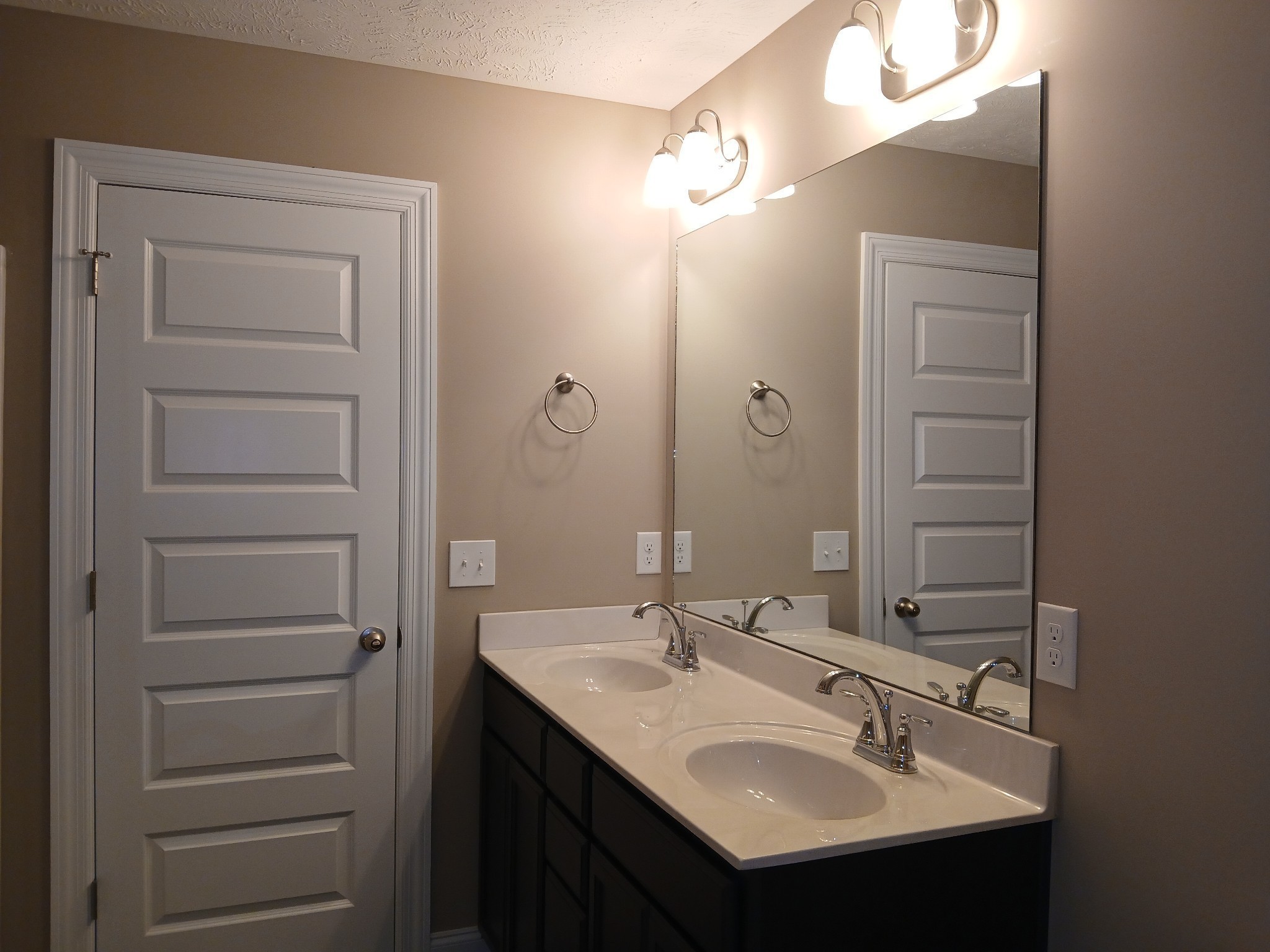 2859 Upstream Road Property Photo 21