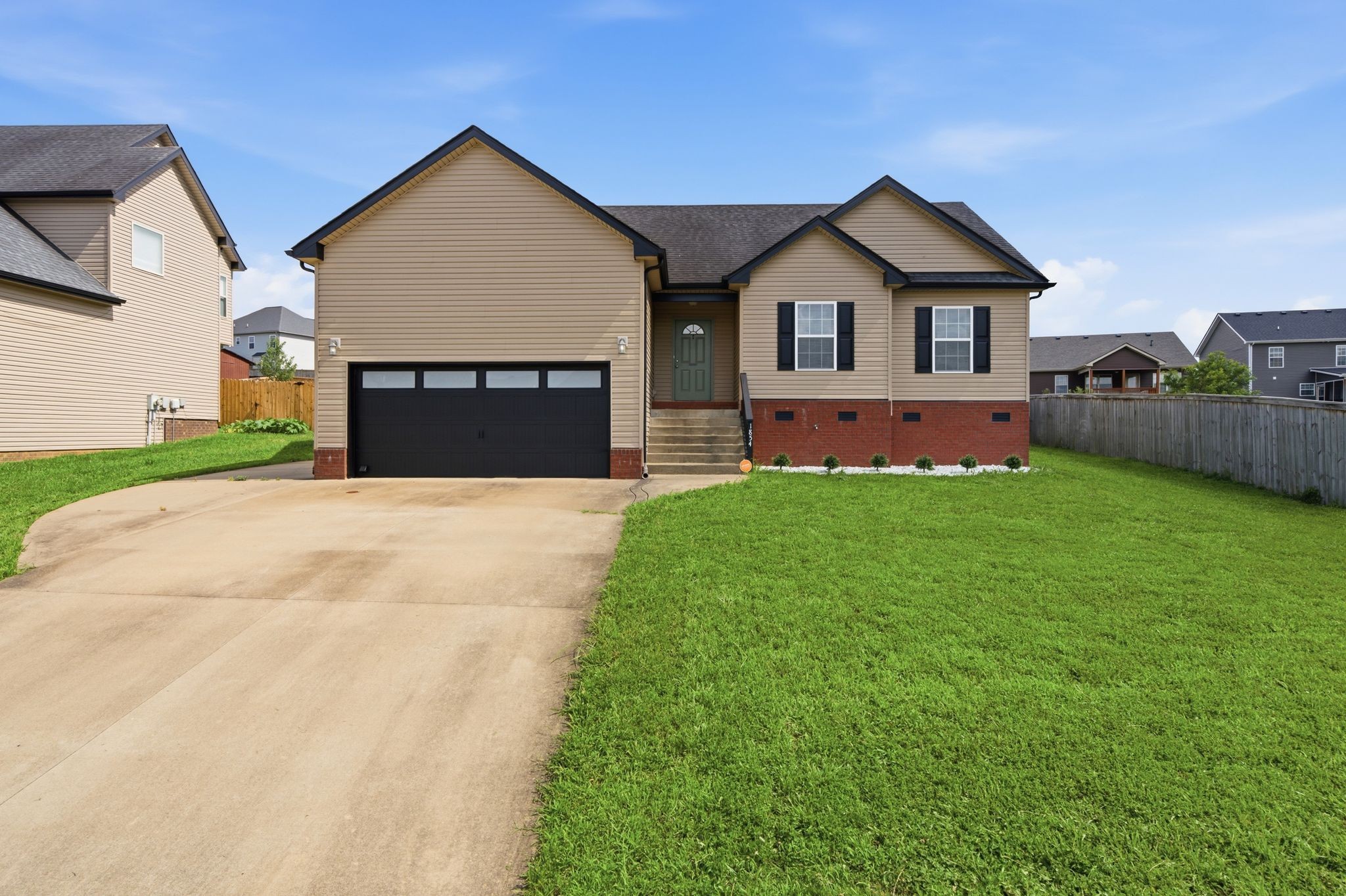 1854 Macarther Way Property Photo 1