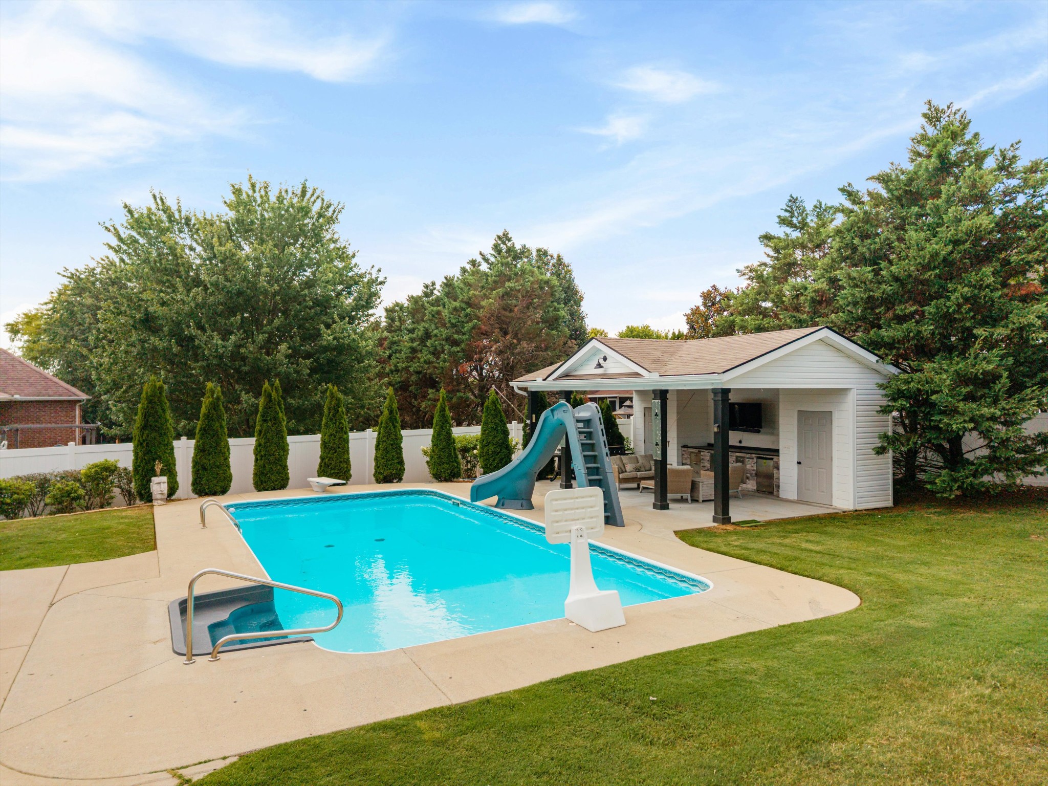 3264 Colchester Cir