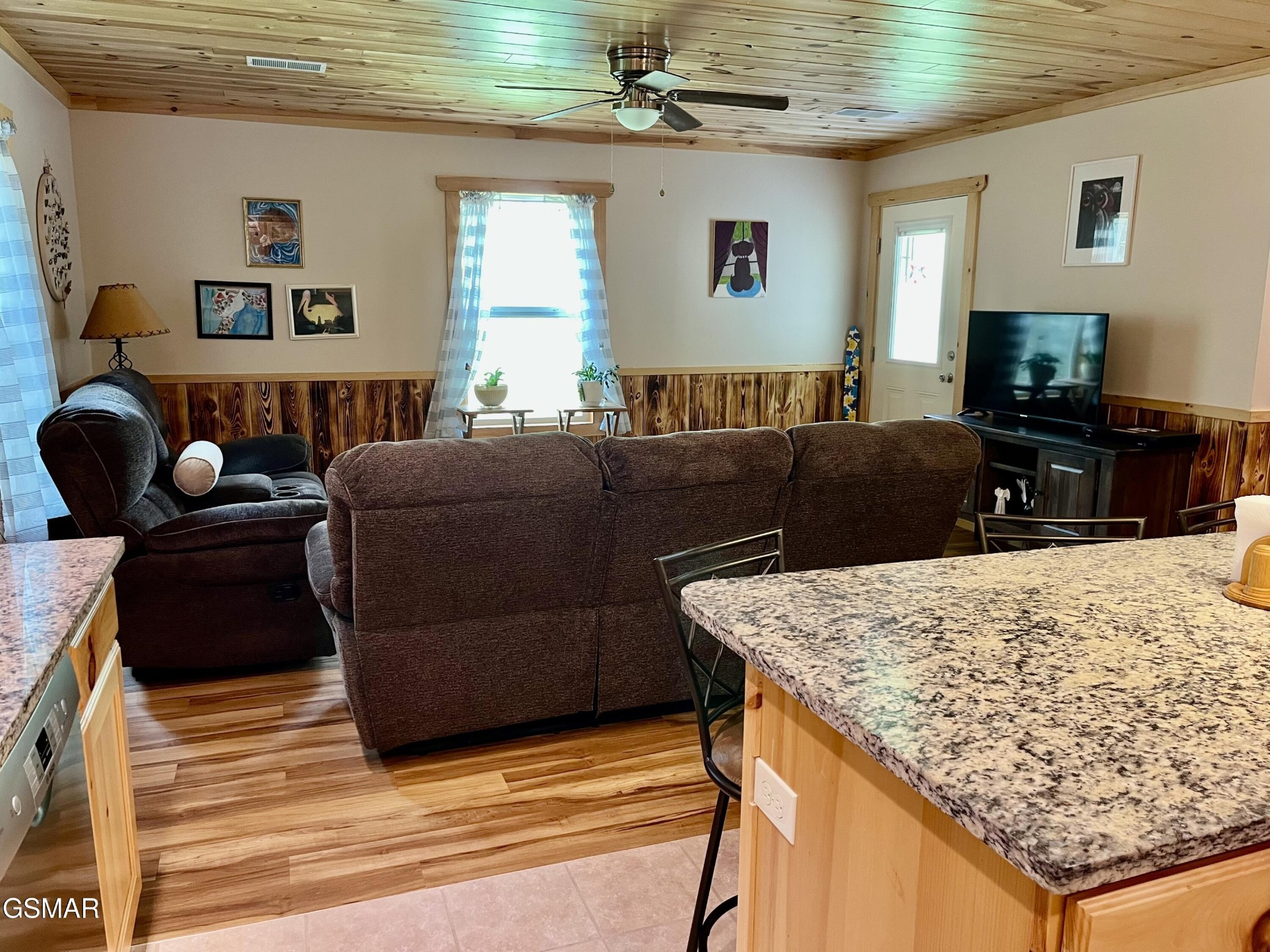 1714 Laurel Lane Property Photo 4