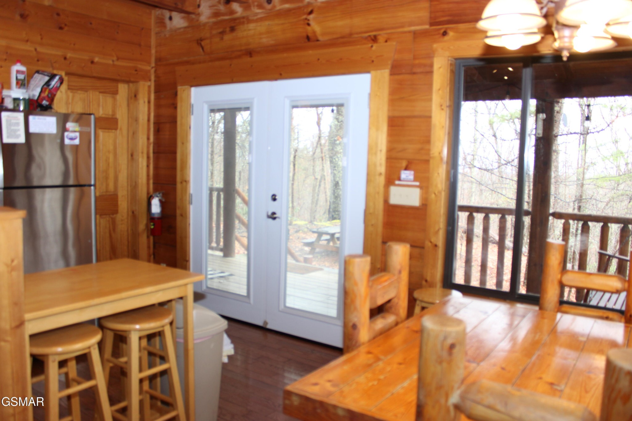 2232 E View Drive Property Photo 6