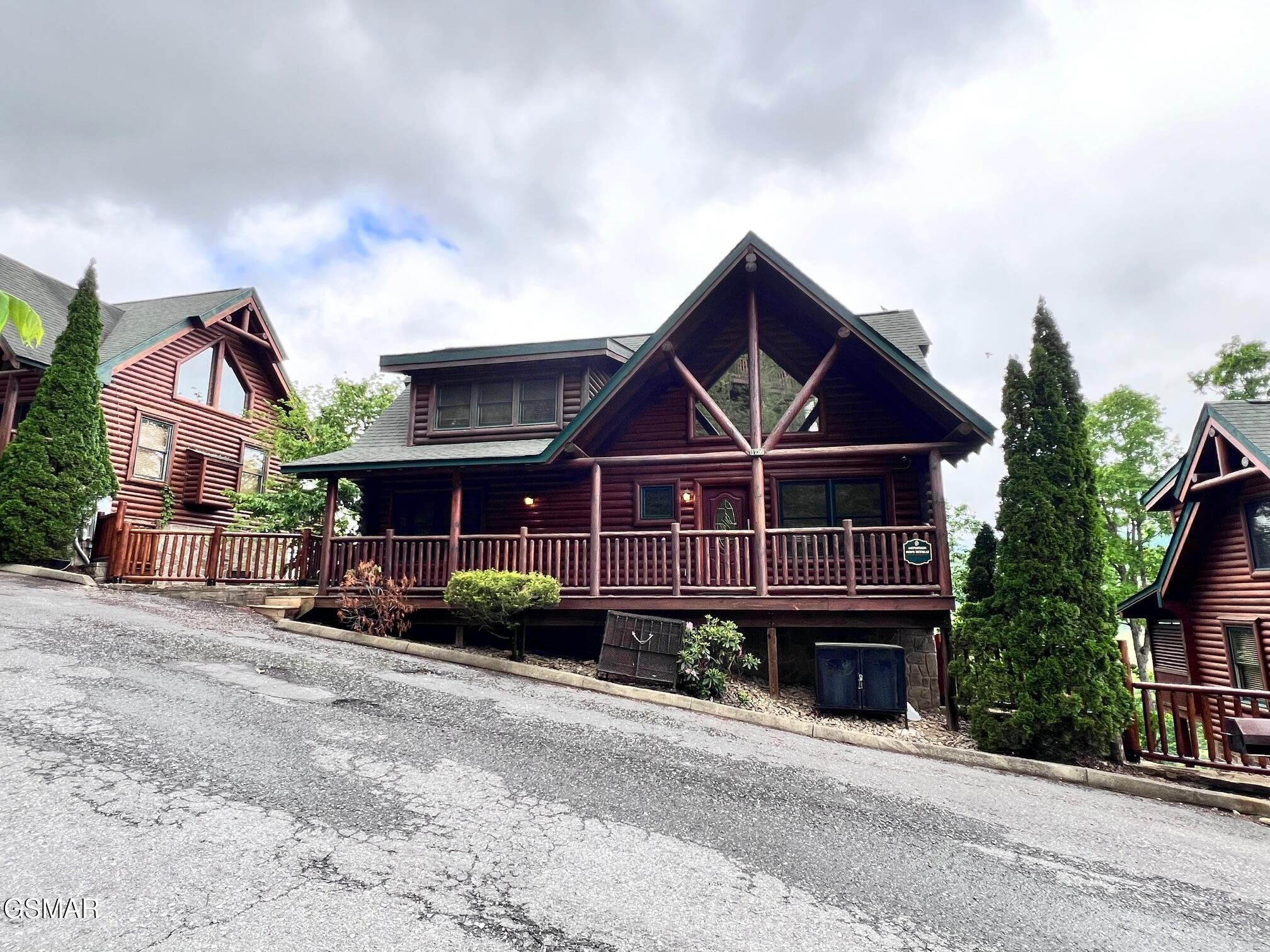 1726 Summit View Way Property Photo 1