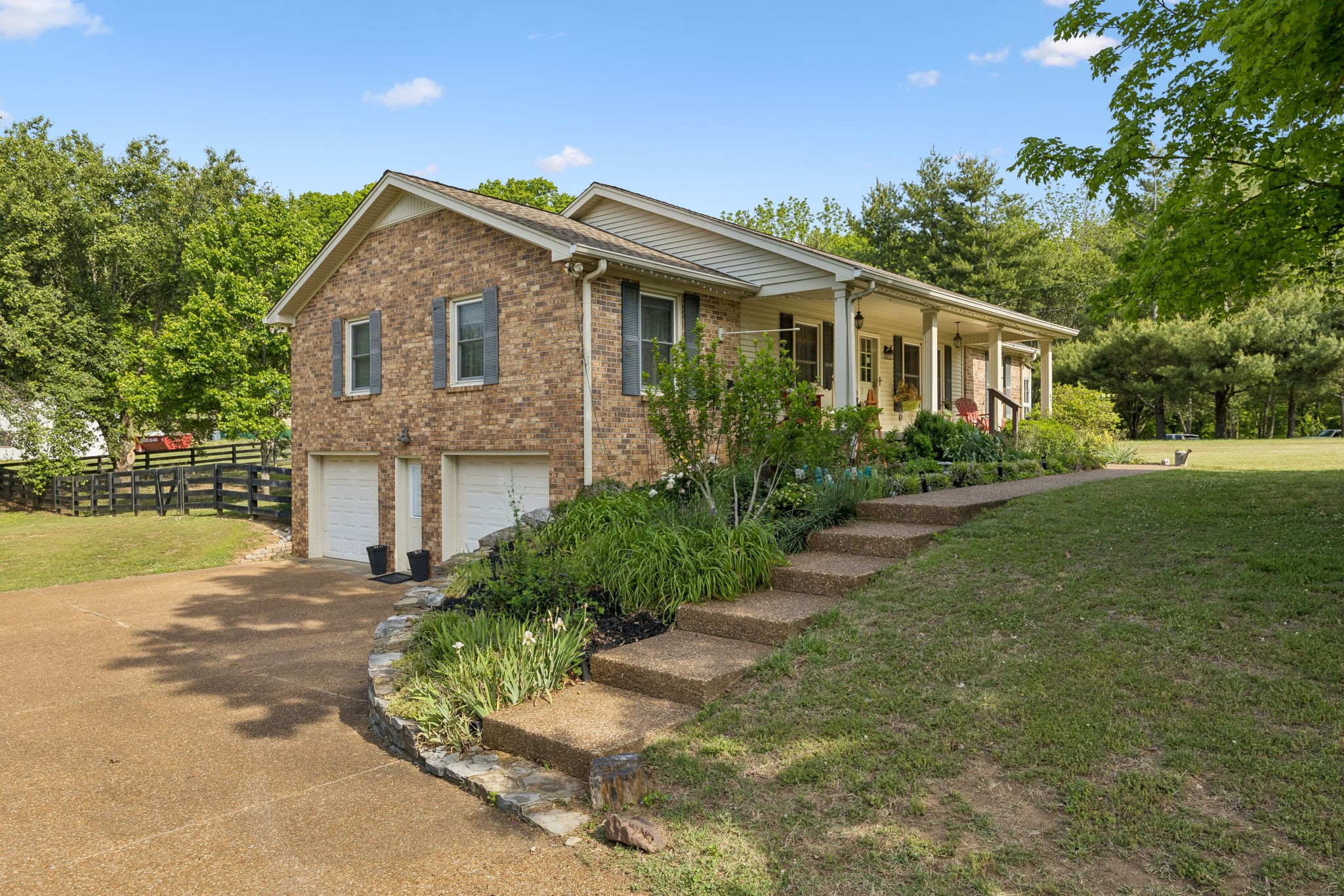 2751 Standing Oak Dr