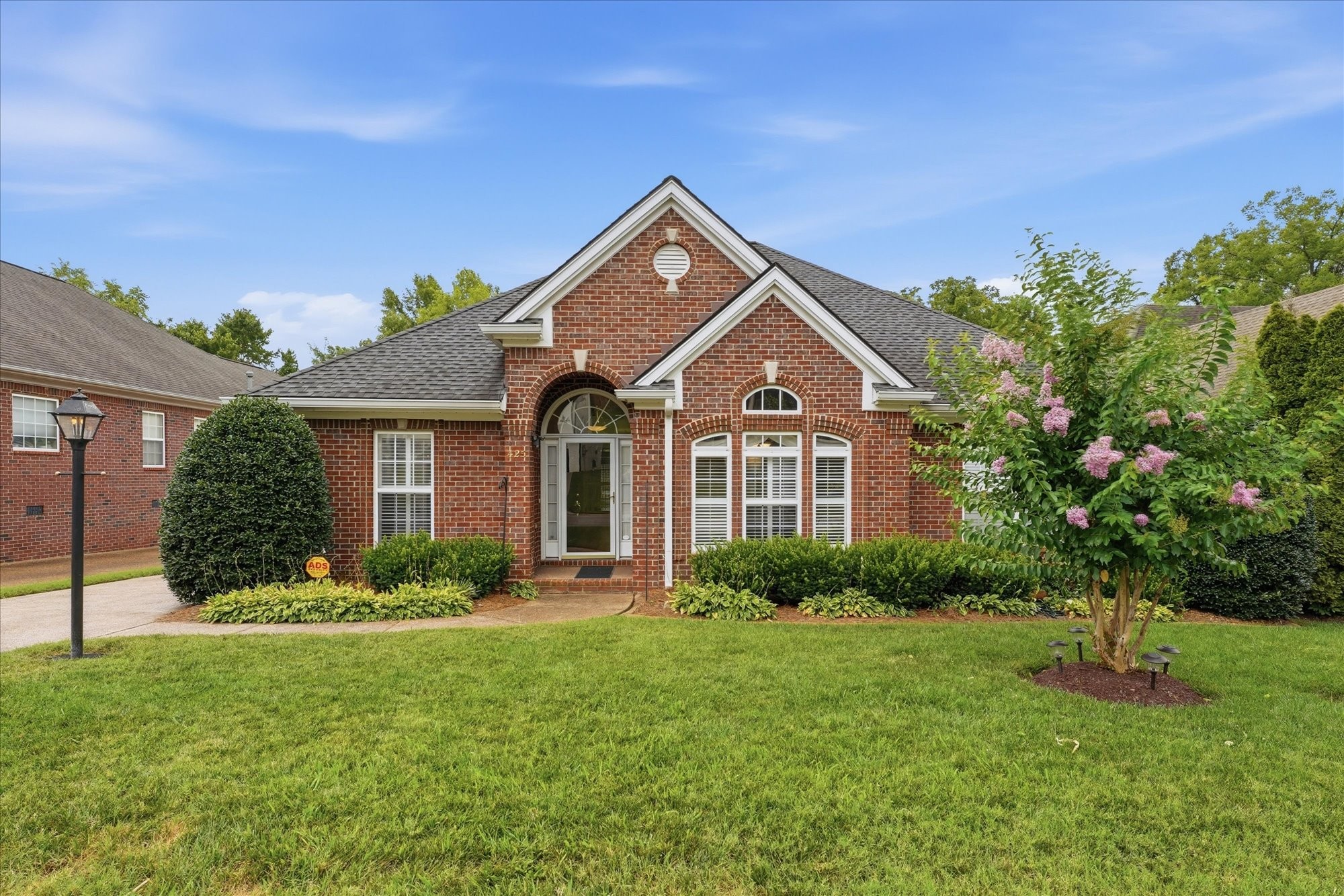 425 Wellington Sq