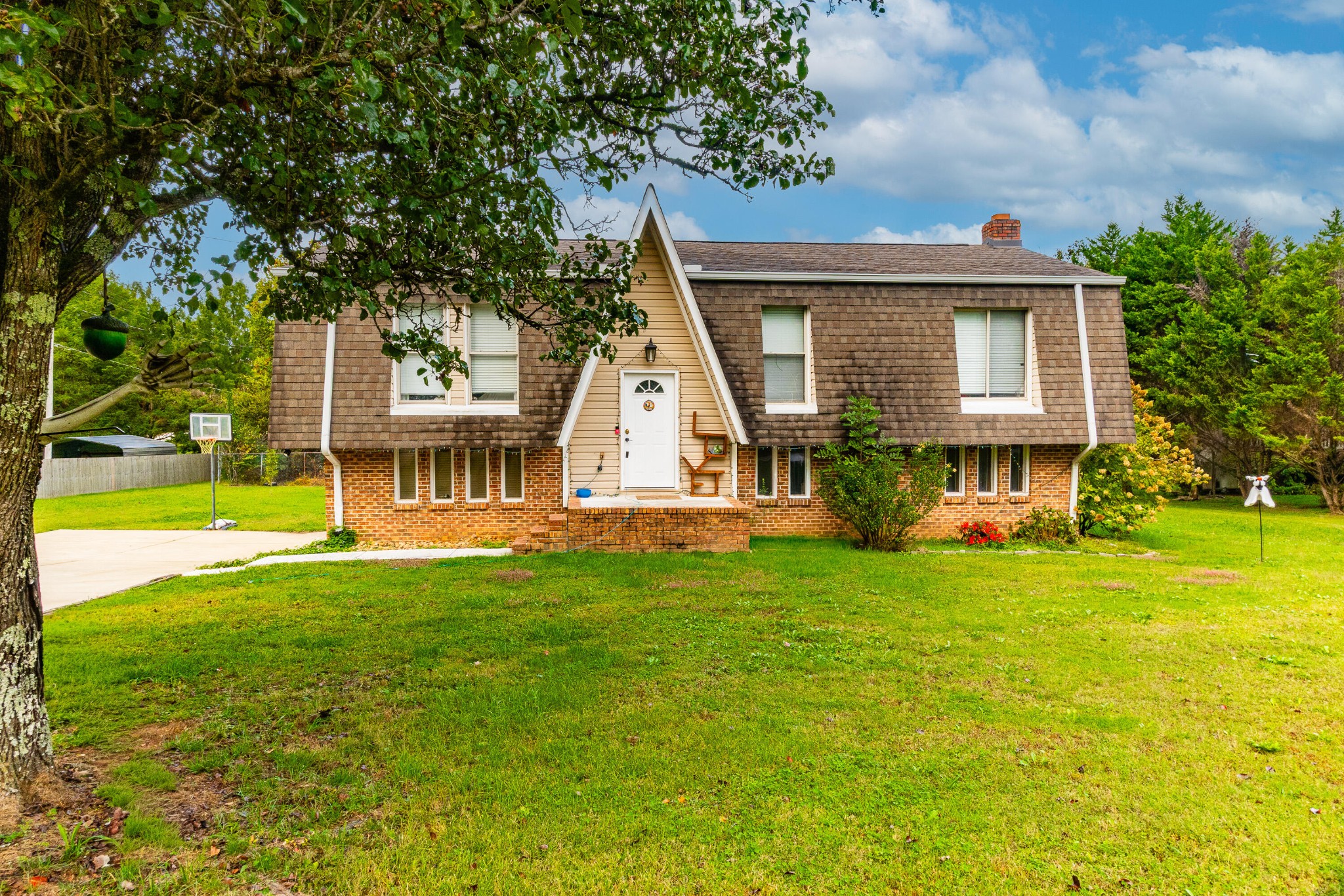 60 Walker Street Property Photo 2
