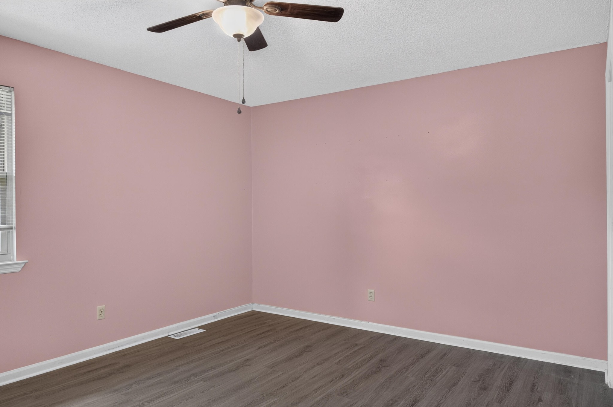 60 Walker Street Property Photo 28