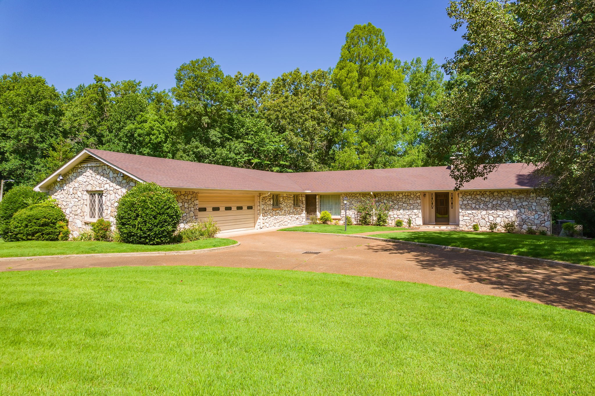 215 Eastern Shores Dr