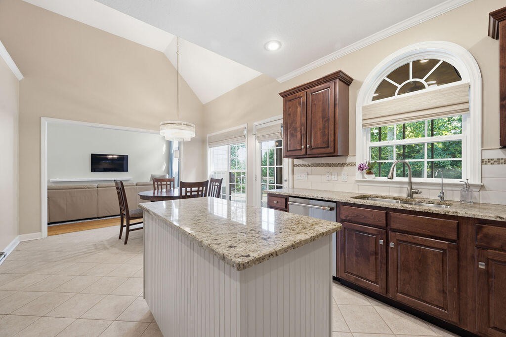 7 Windsor Lane Property Photo 18
