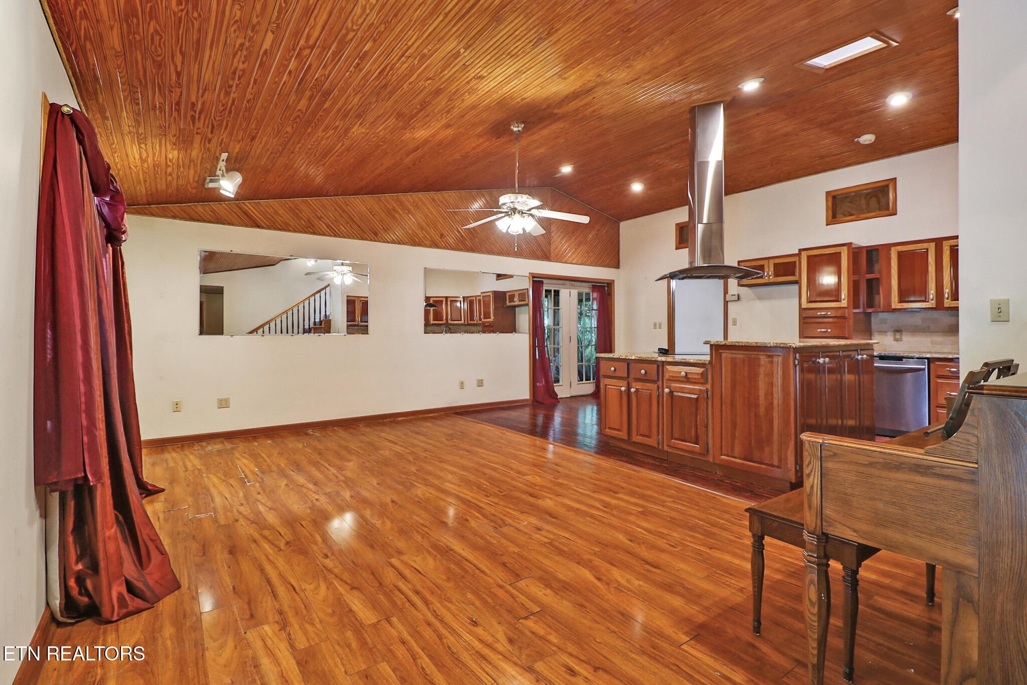 395 Ashley Lane Property Photo 7