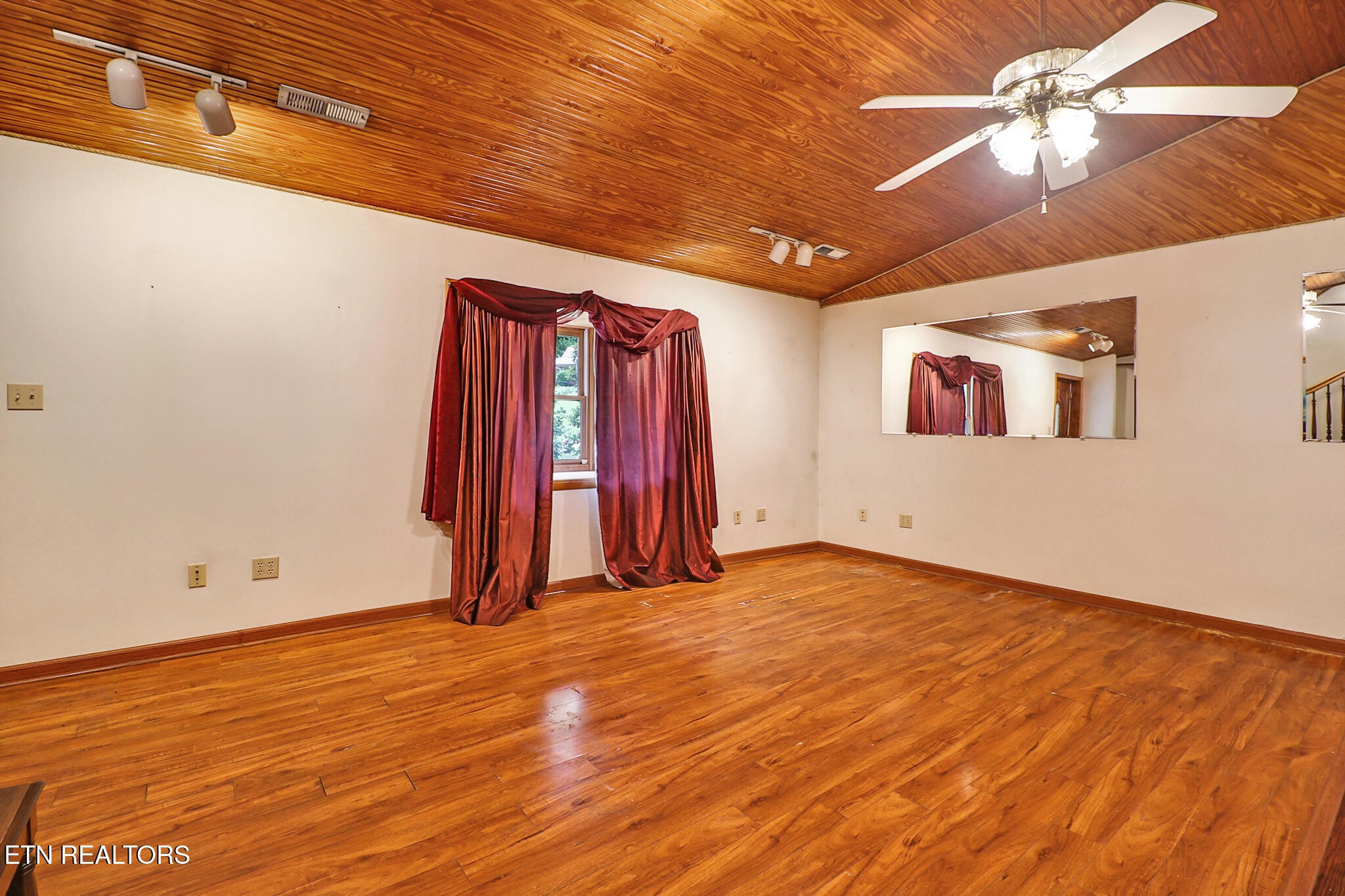 395 Ashley Lane Property Photo 10