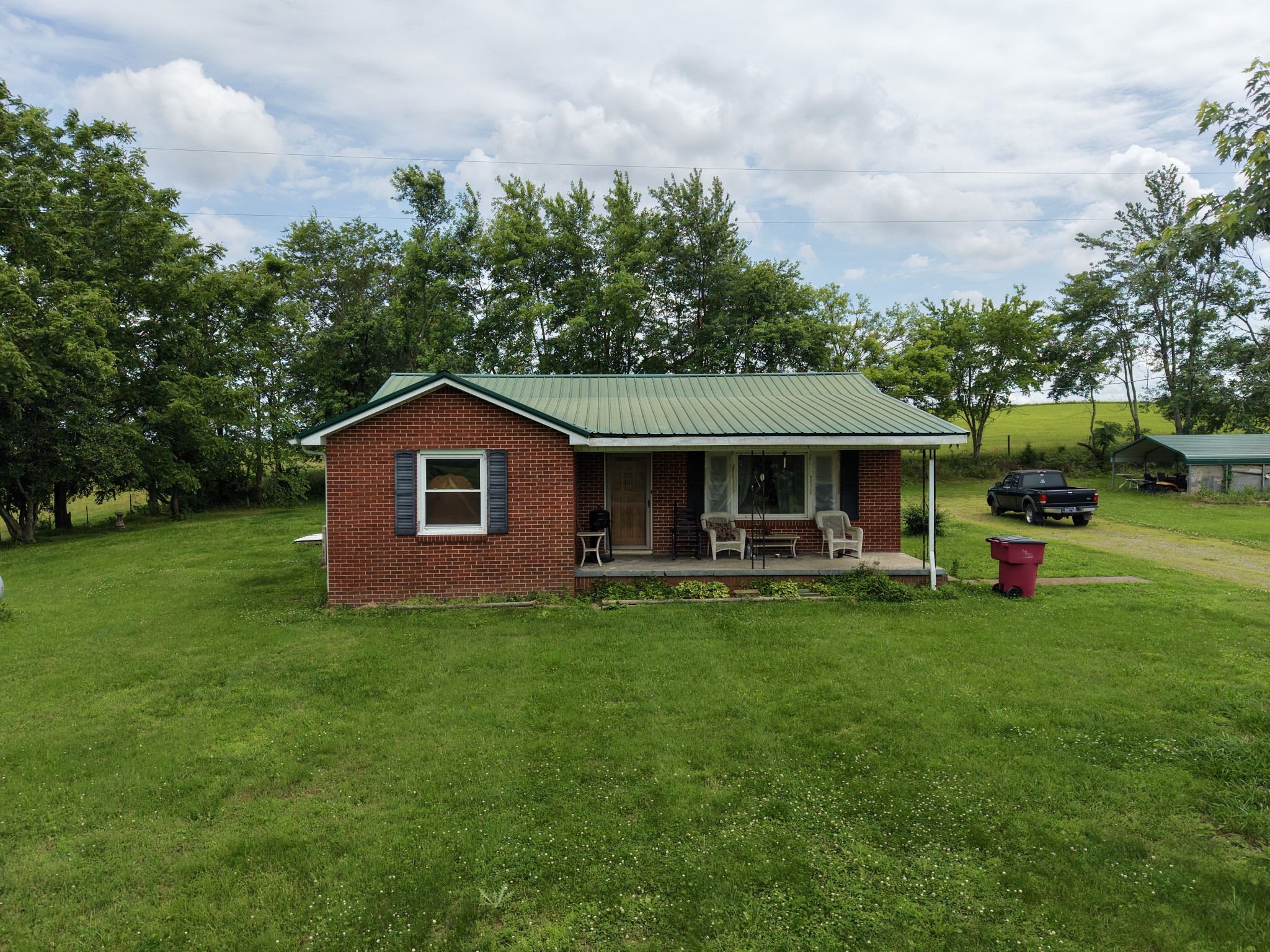 980 West Rd Property Photo 1