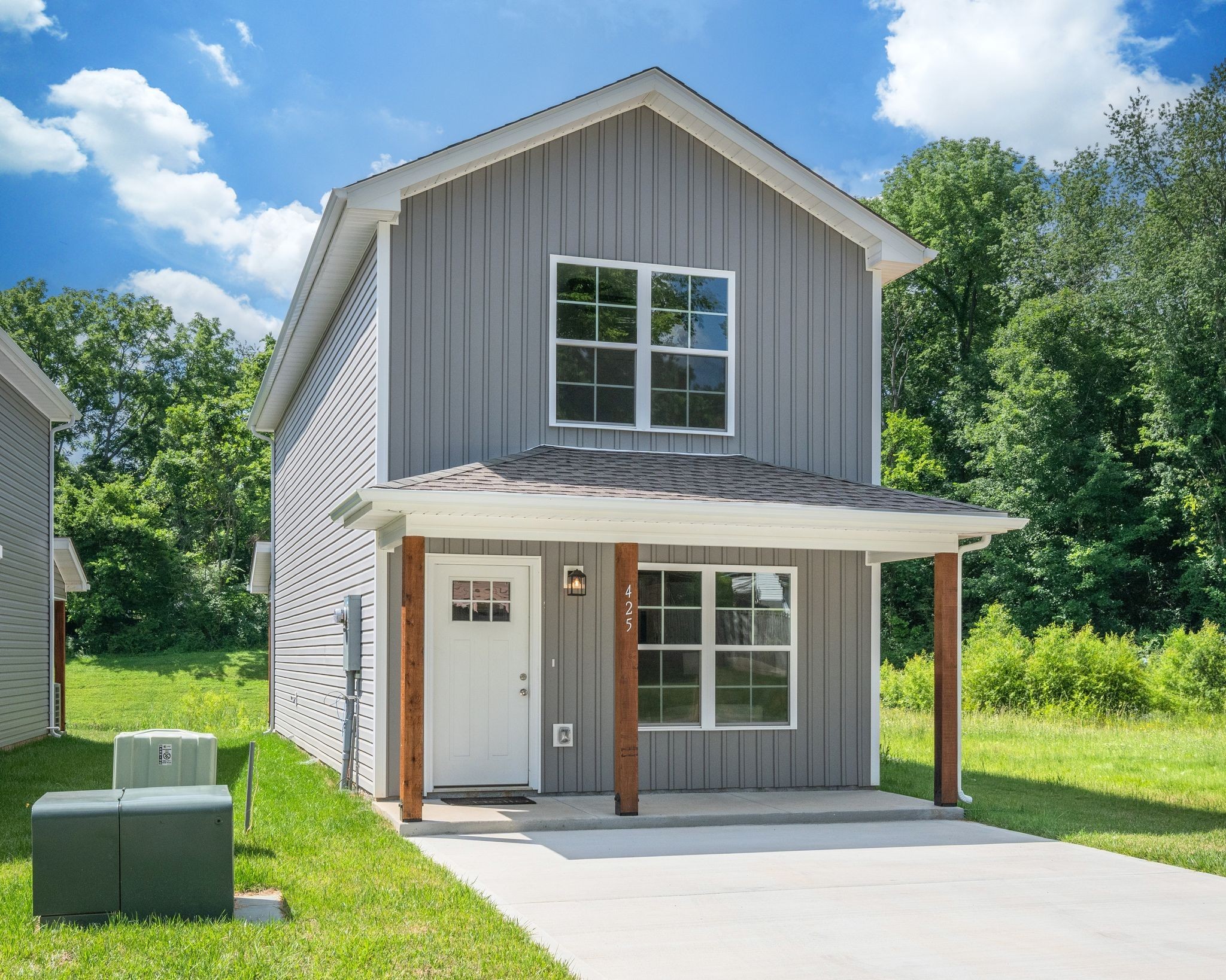 425 Via Drive Property Photo 1