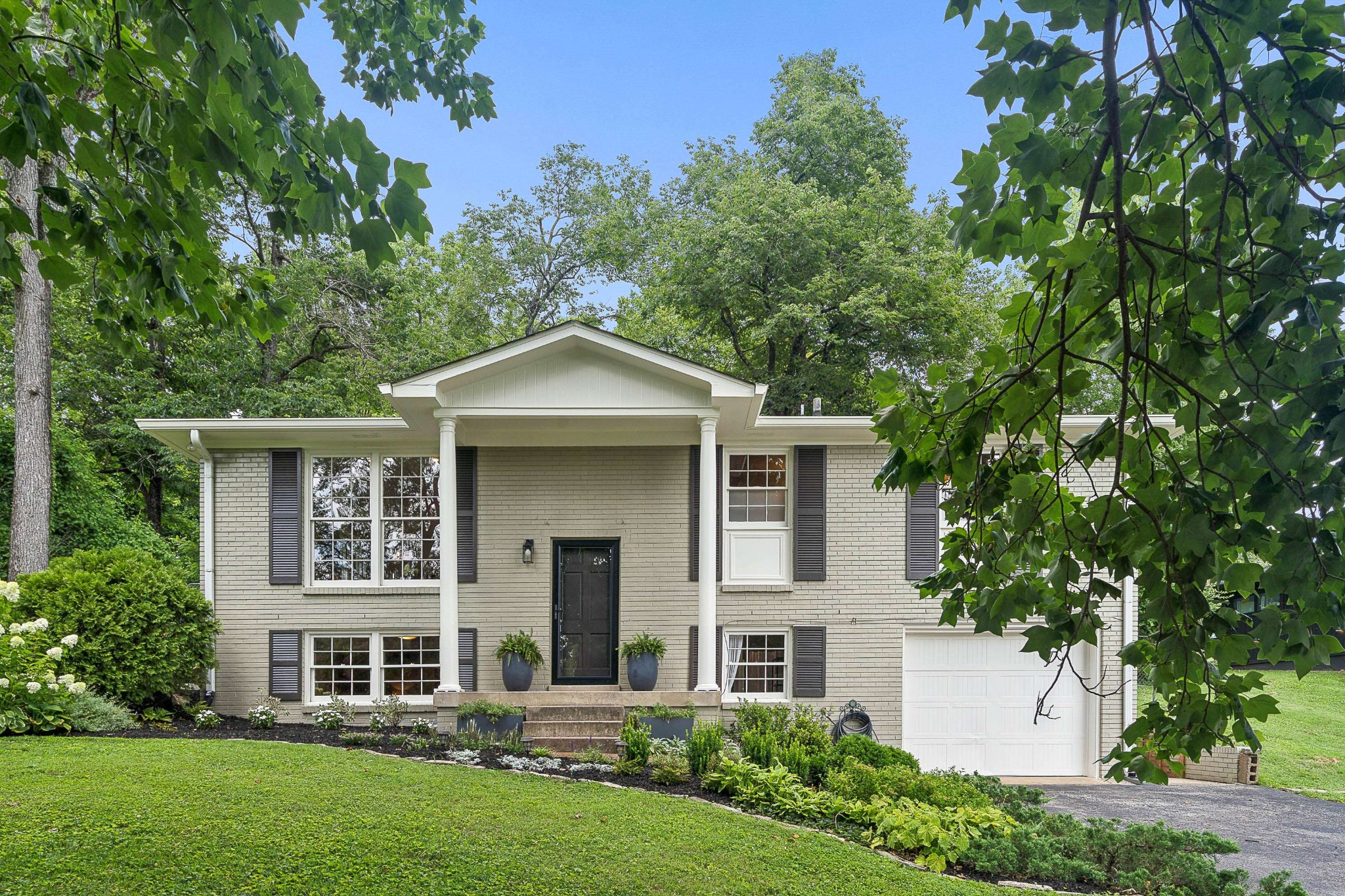 154 Lake Park Dr Property Photo 1
