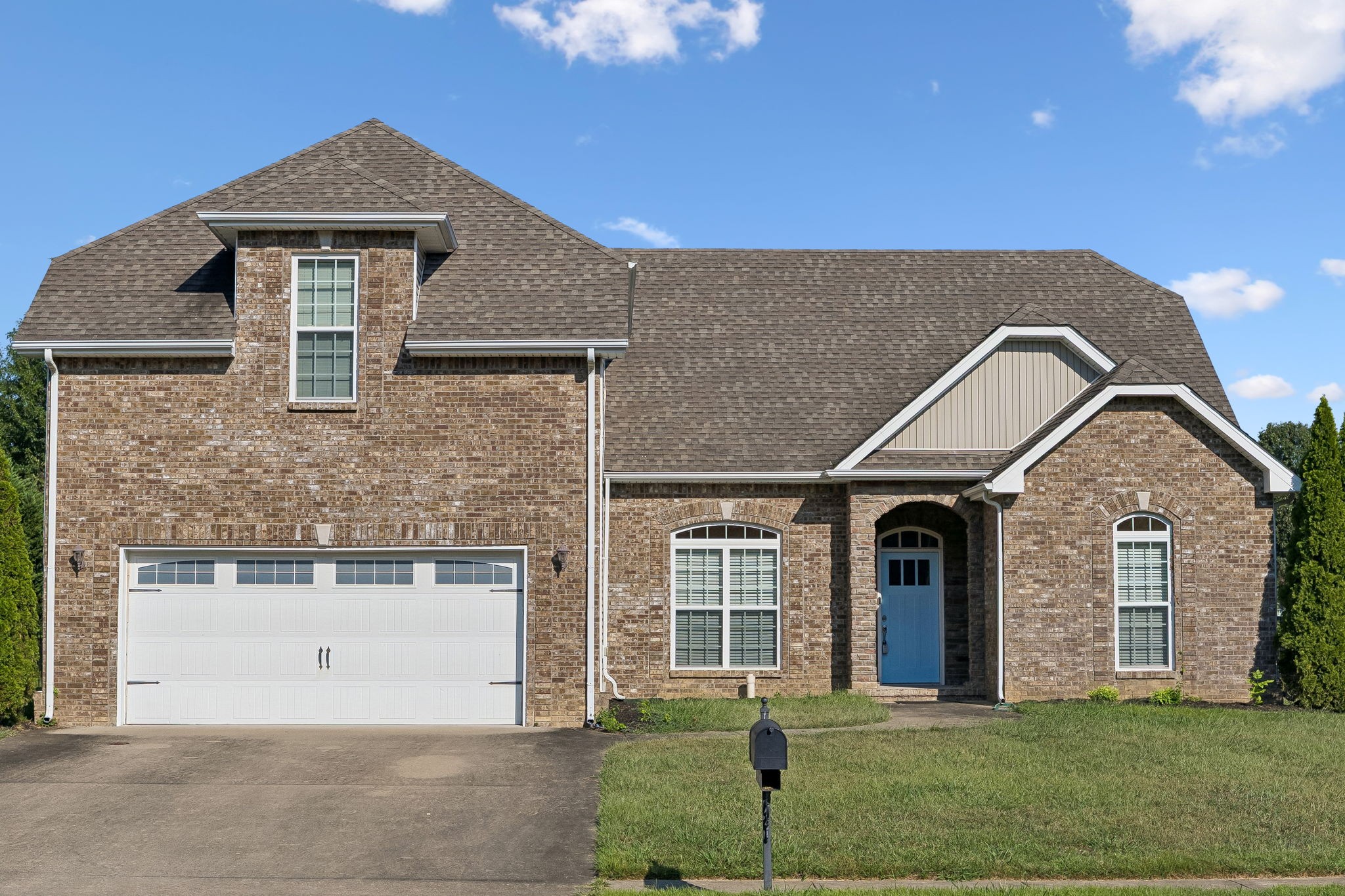 1057 Willow Cir Property Photo 1