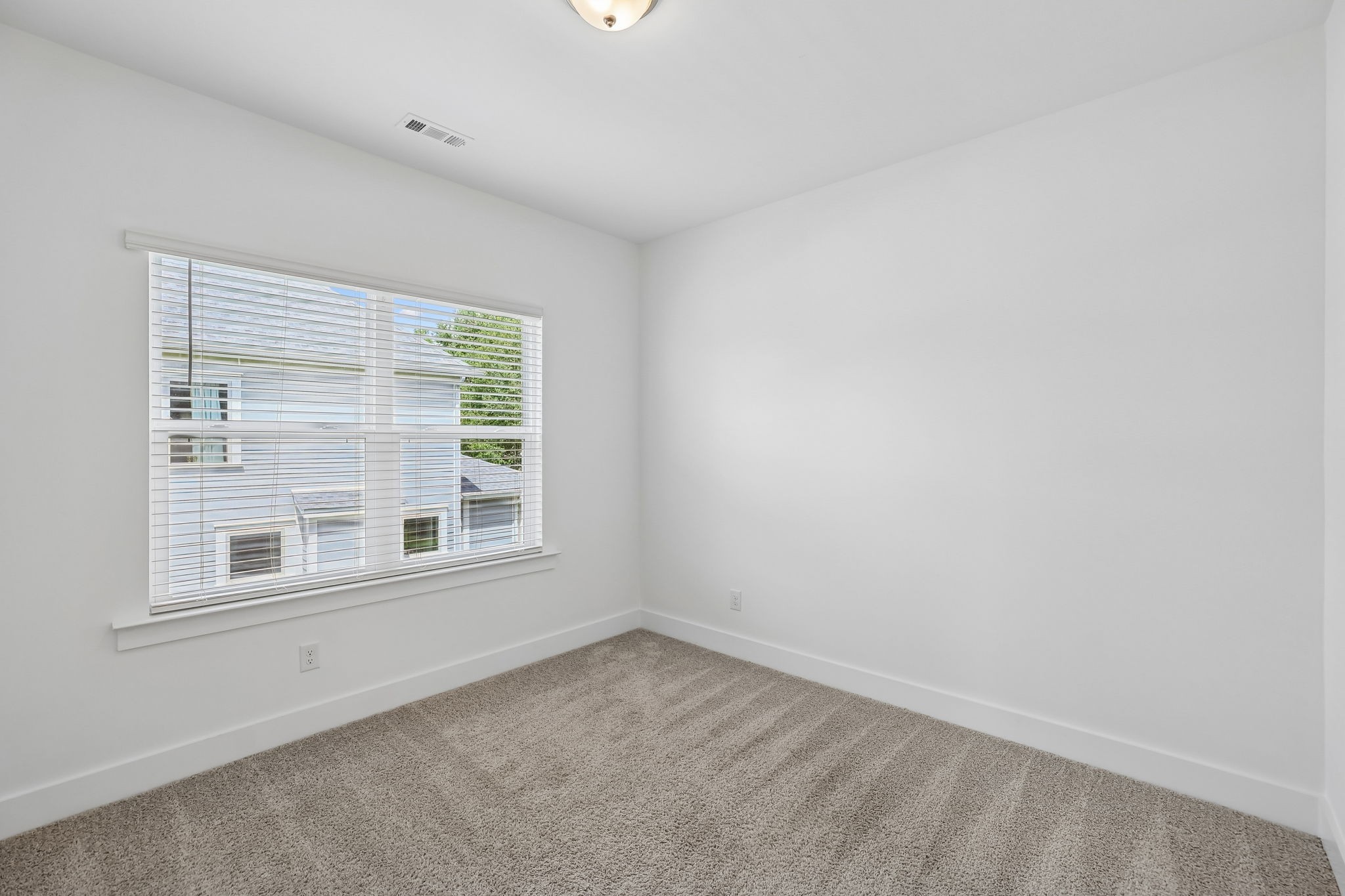 5718 Heirloom Dr Property Photo 43