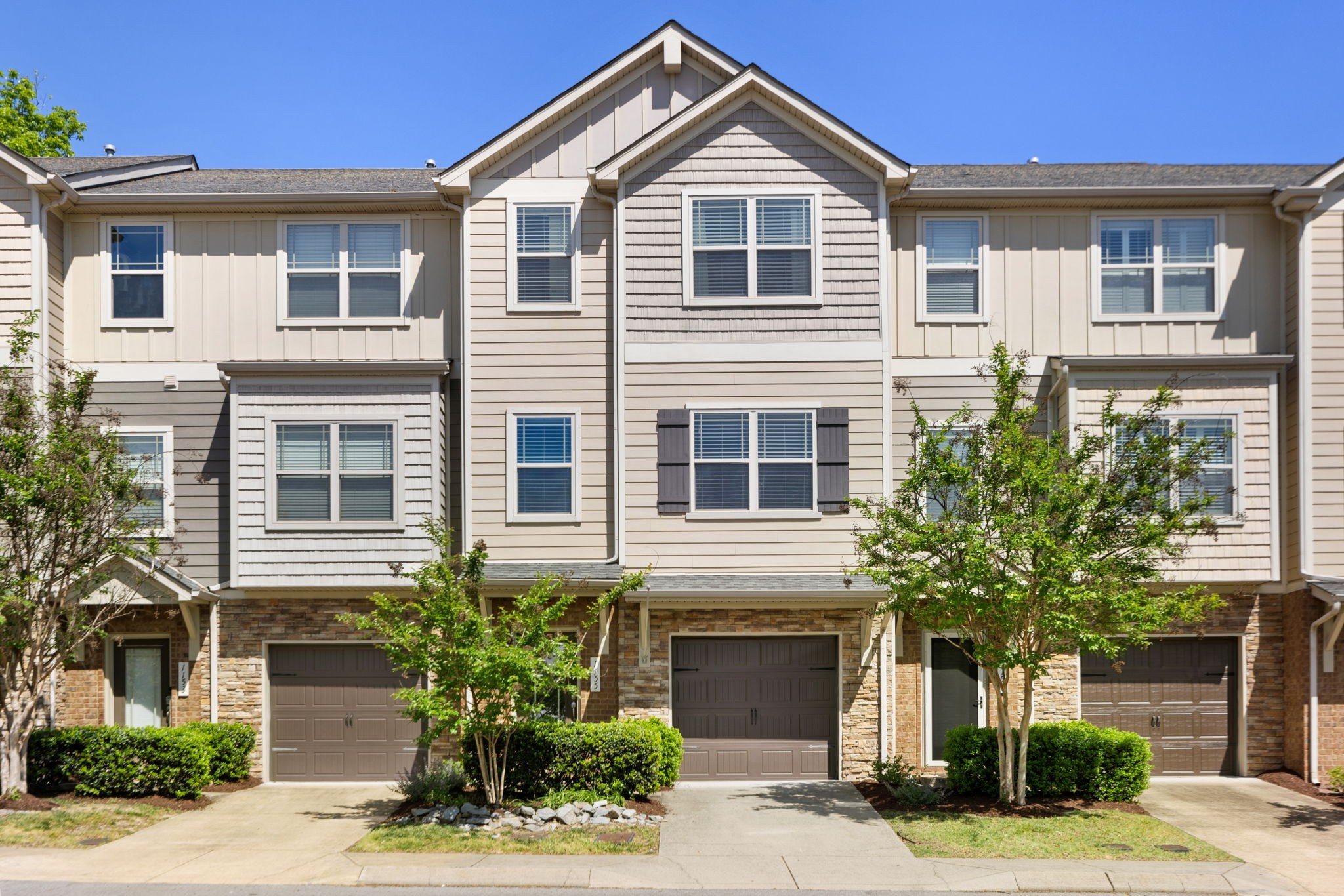 1155 Woodbury Falls Ct Property Photo 1